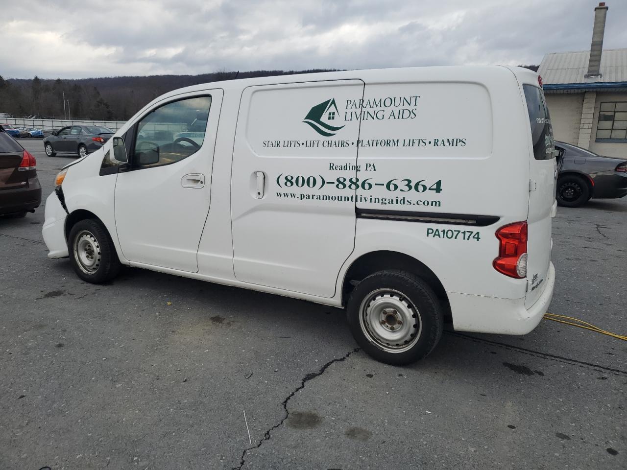 2015 Chevrolet Express - Image 2