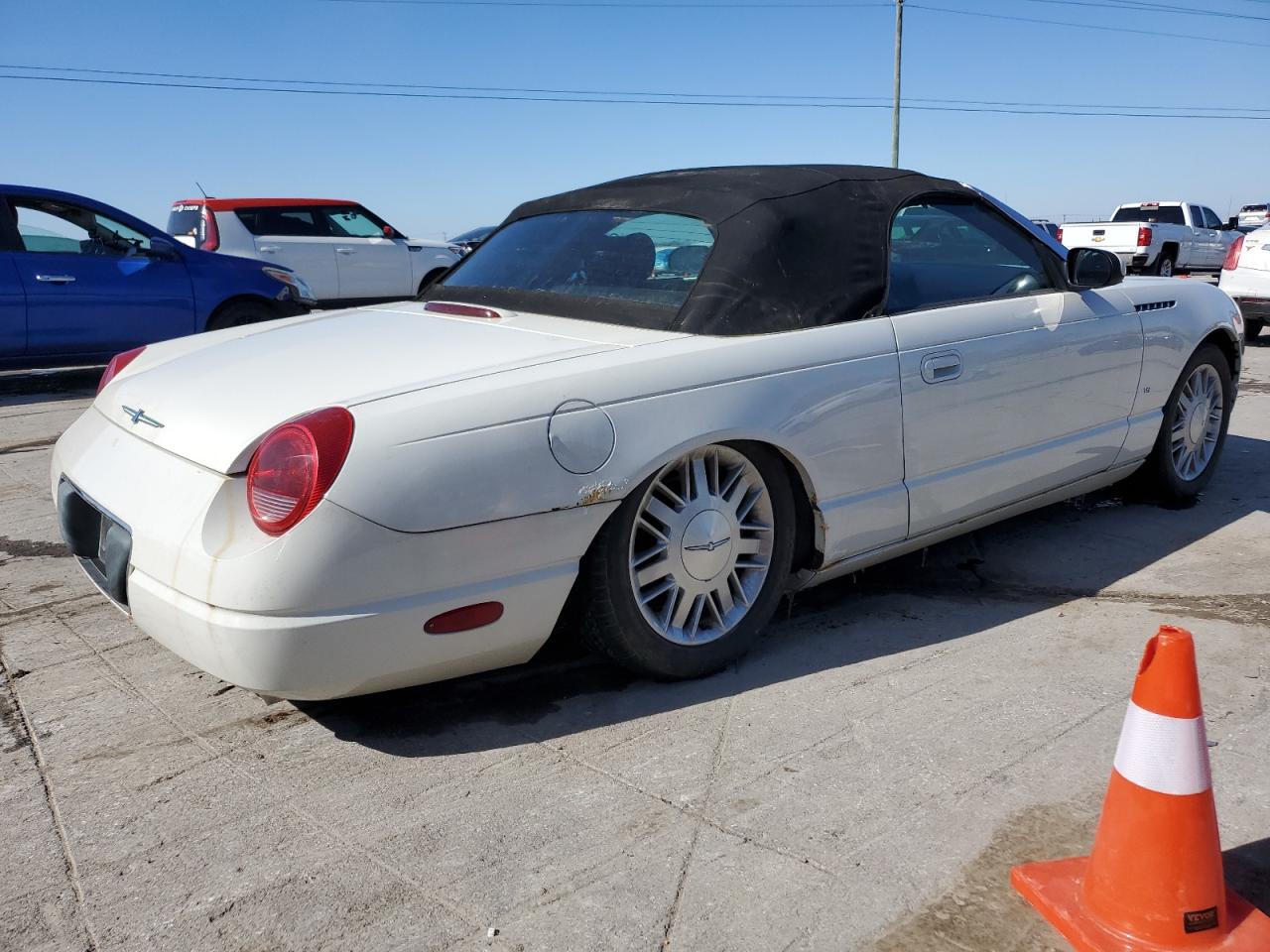 2003 Ford Thunderbird - Image 3