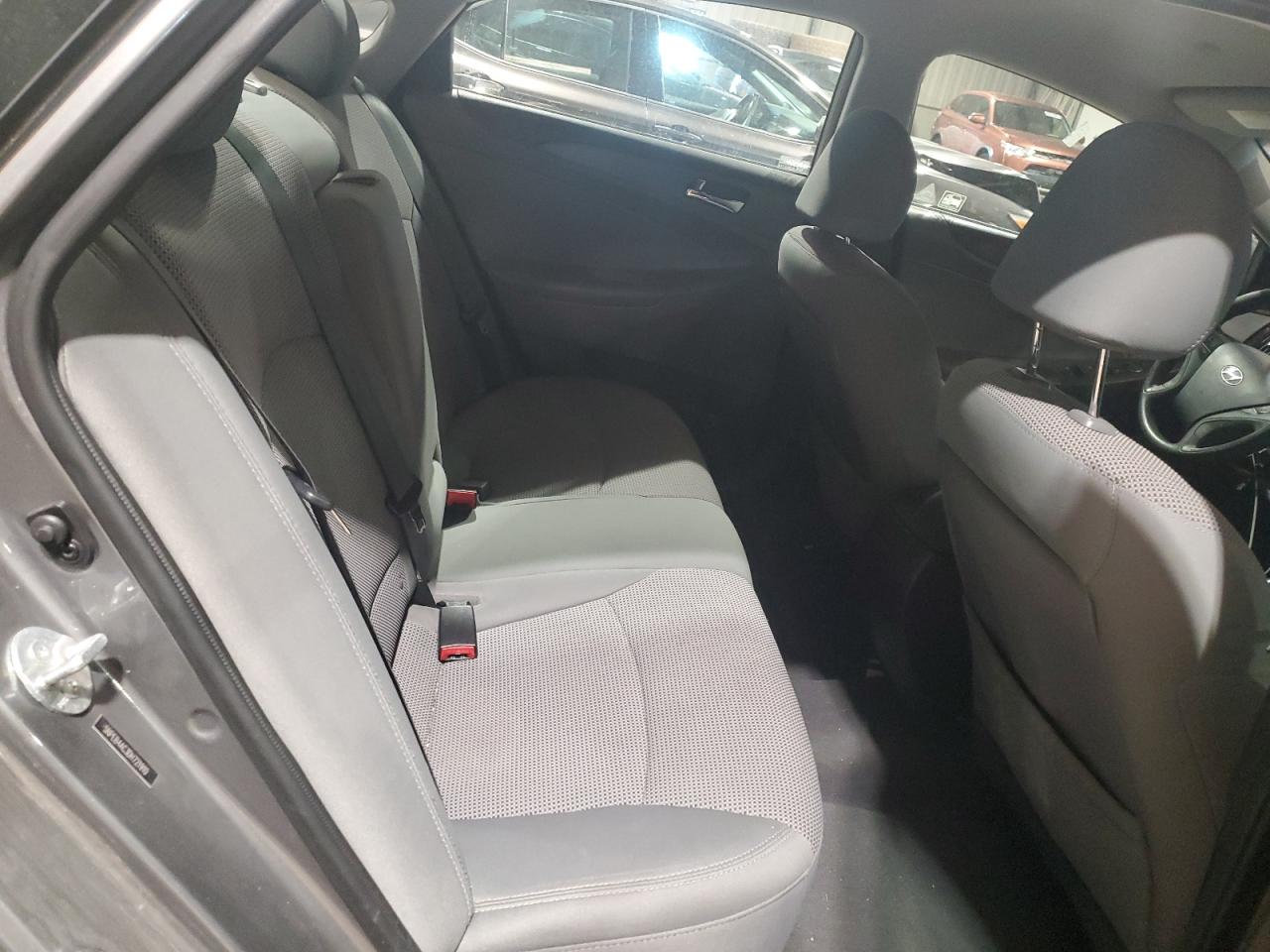 2013 Hyundai Sonata - Image 10