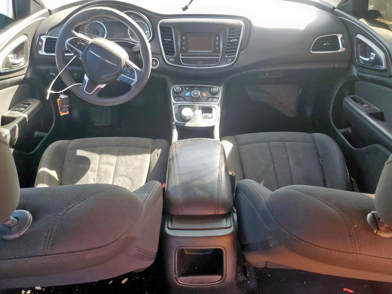 2016 Chrysler 200 - Image 8