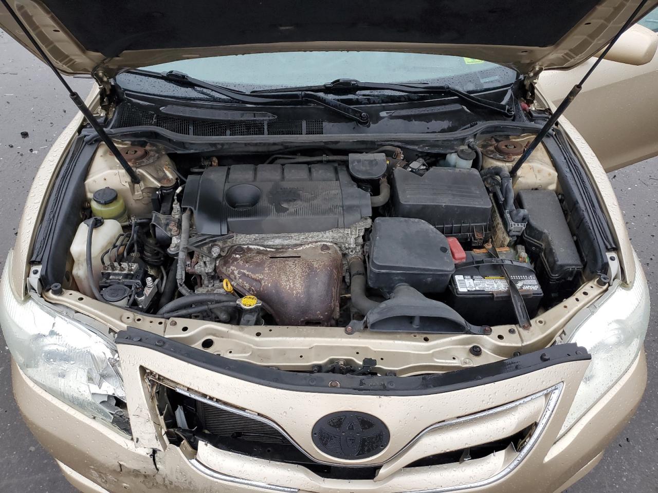 2011 Toyota Camry - Image 13