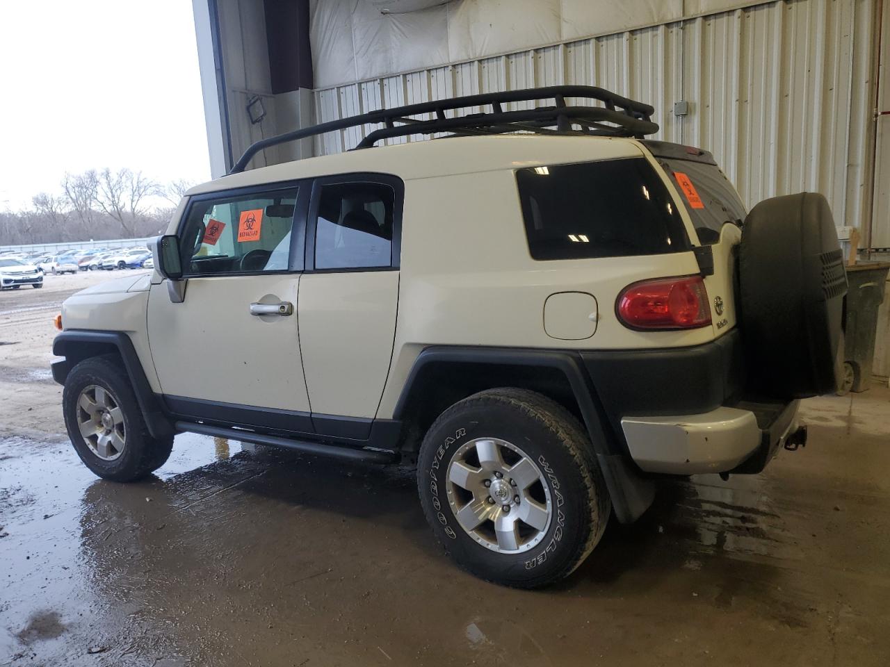 2010 Toyota FJ Cruiser - Image 2