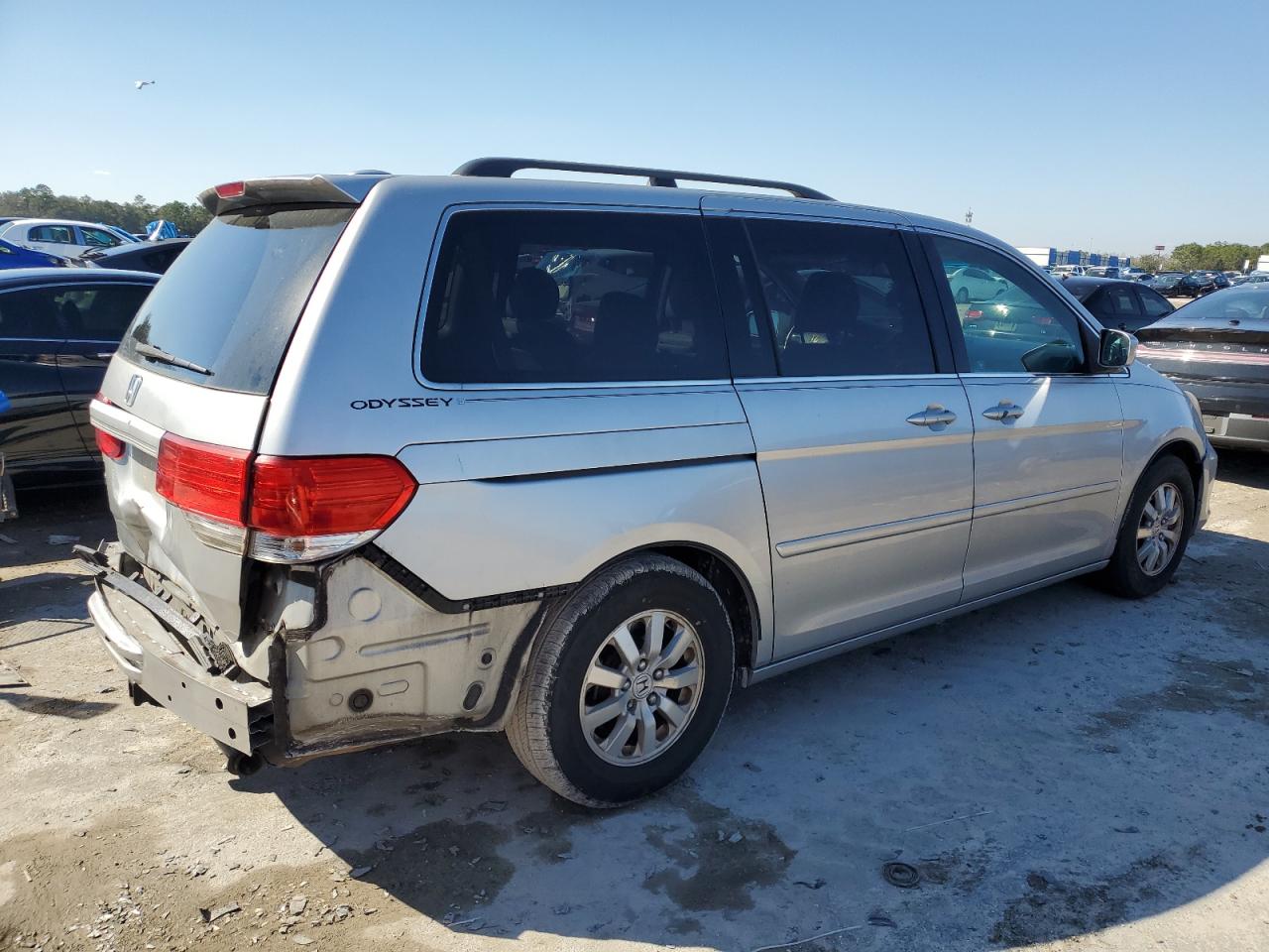 2010 Honda Odyssey - Image 3