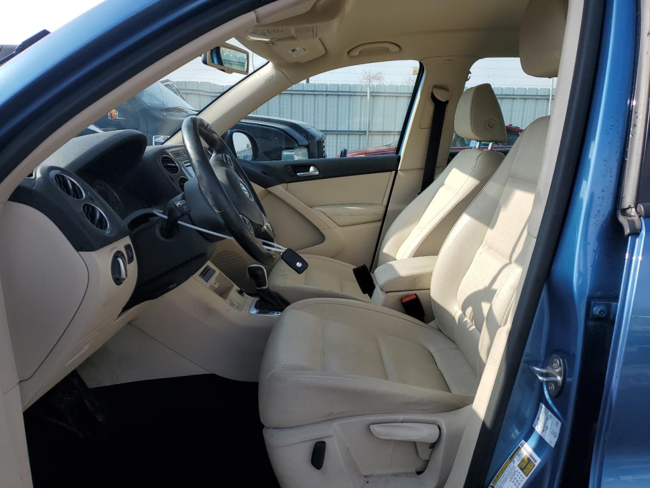 2017 Volkswagen Tiguan - Image 7