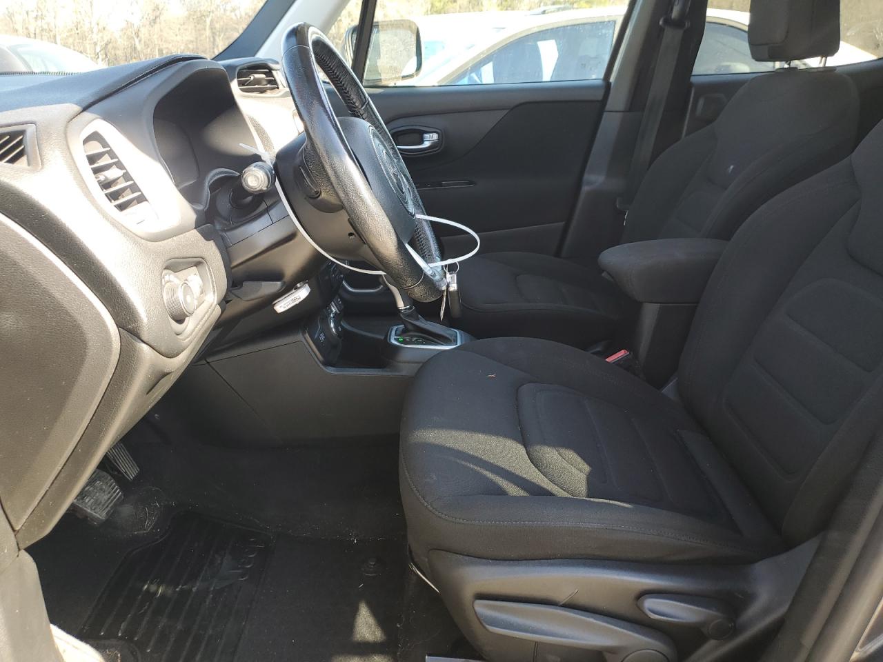 2019 Jeep Renegade - Image 7