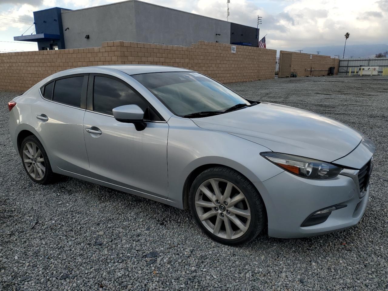 2017 Mazda 3 - Image 4
