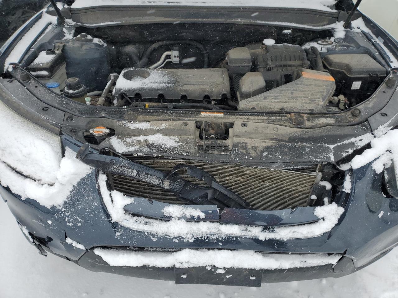 2011 Hyundai Santa Fe - Image 12
