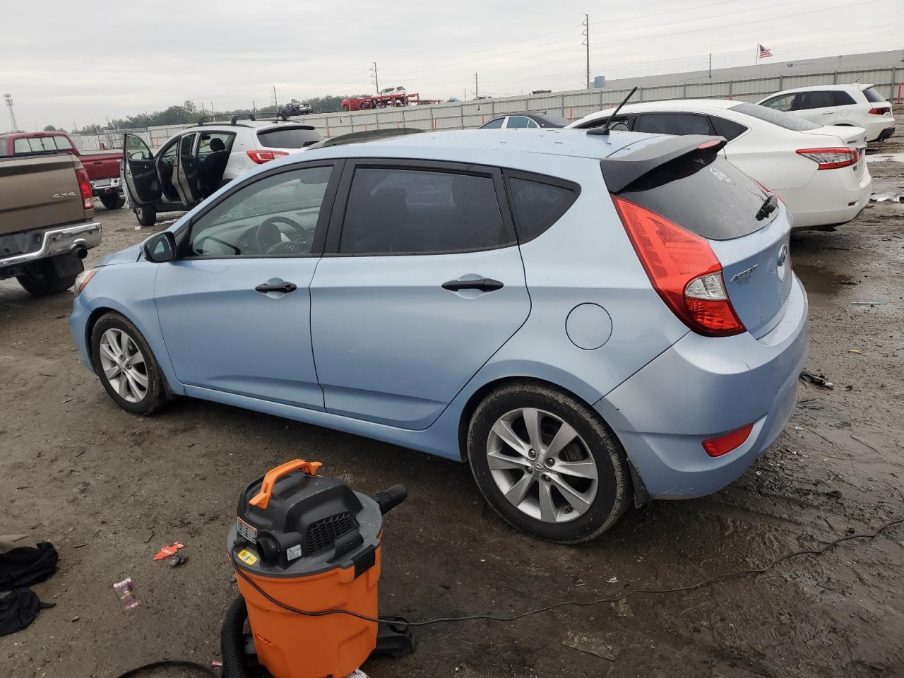 2013 Hyundai Accent - Image 2