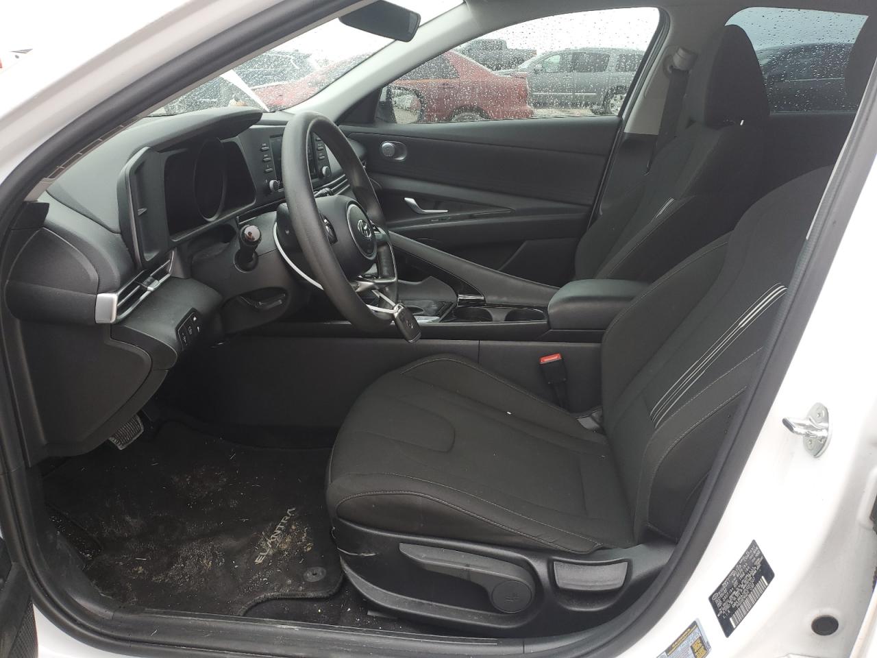 2023 Hyundai Elantra - Image 7