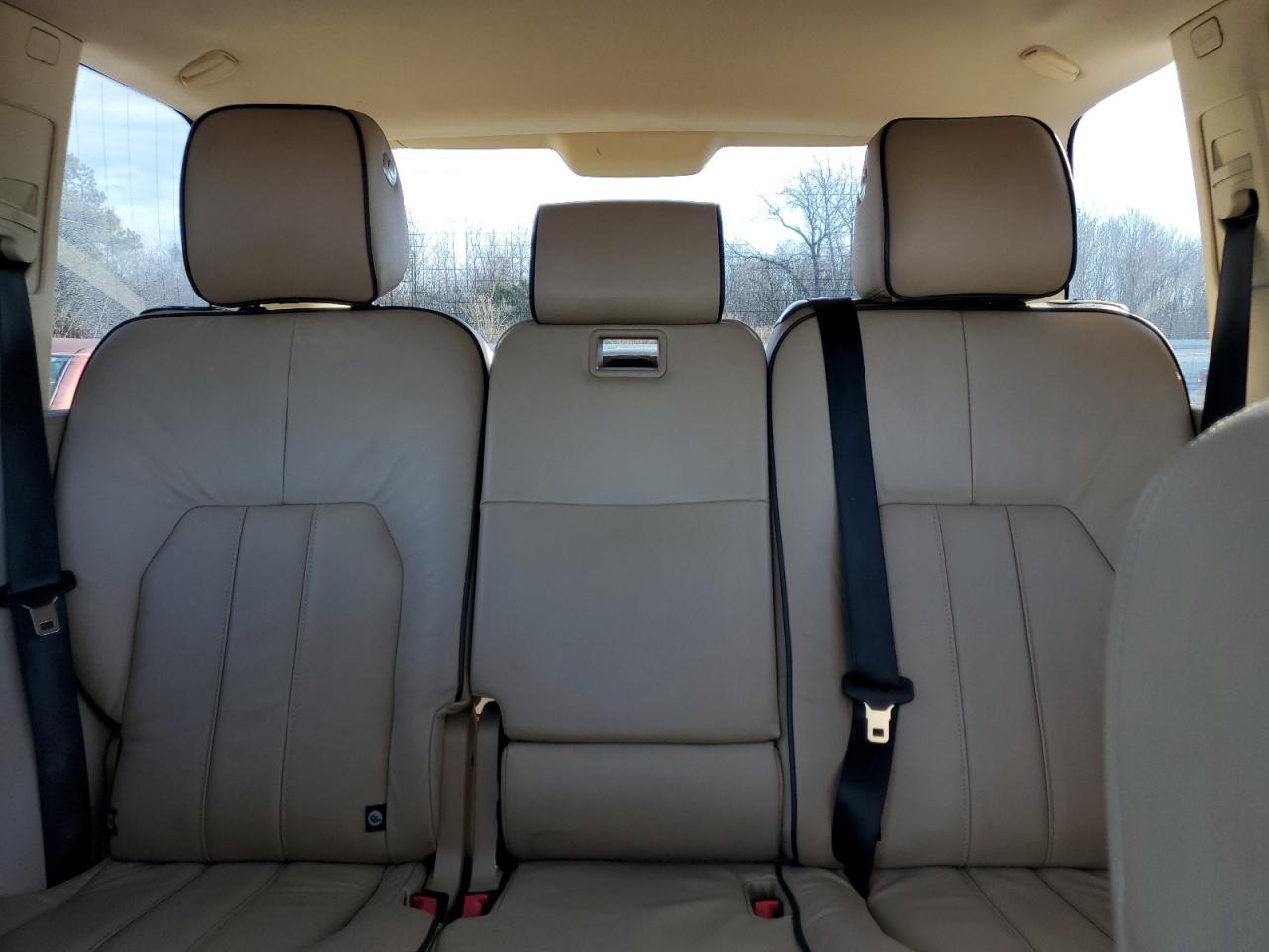 2011 Land Rover Range Rover - Image 10
