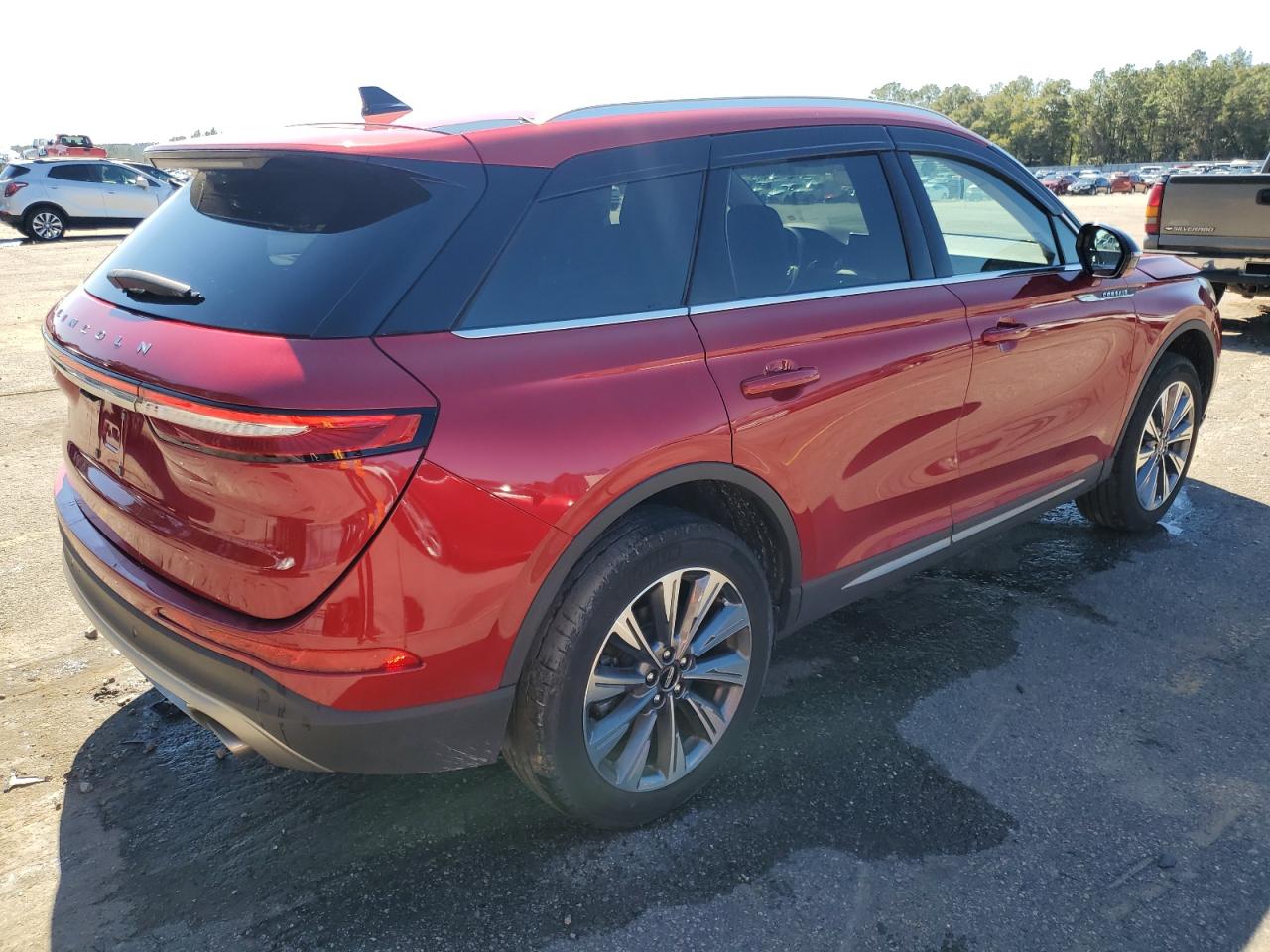 2022 Lincoln Corsair - Image 3
