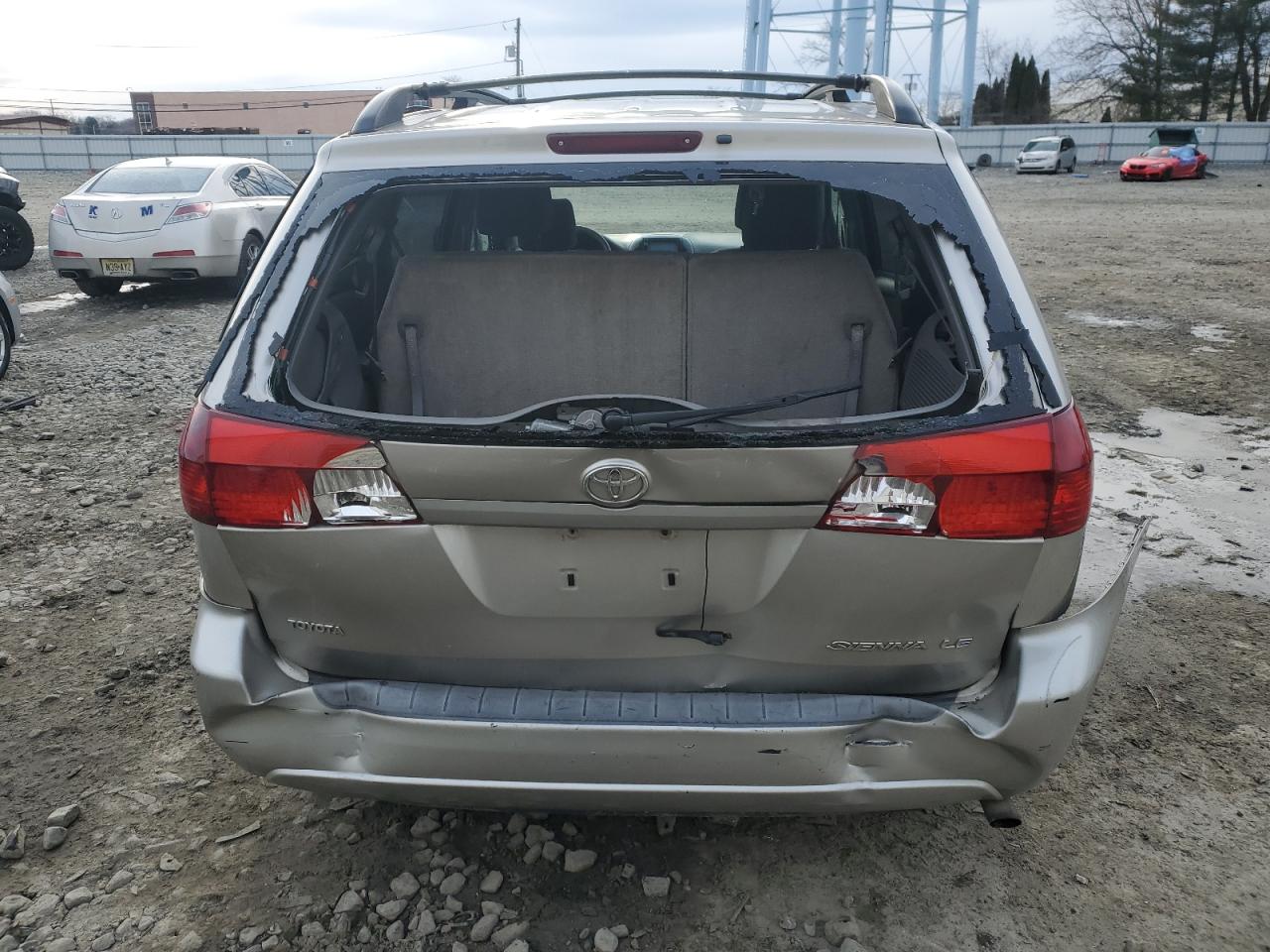 2005 Toyota Sienna - Image 6