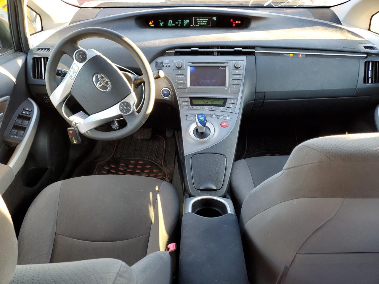 2013 Toyota Prius - Image 8