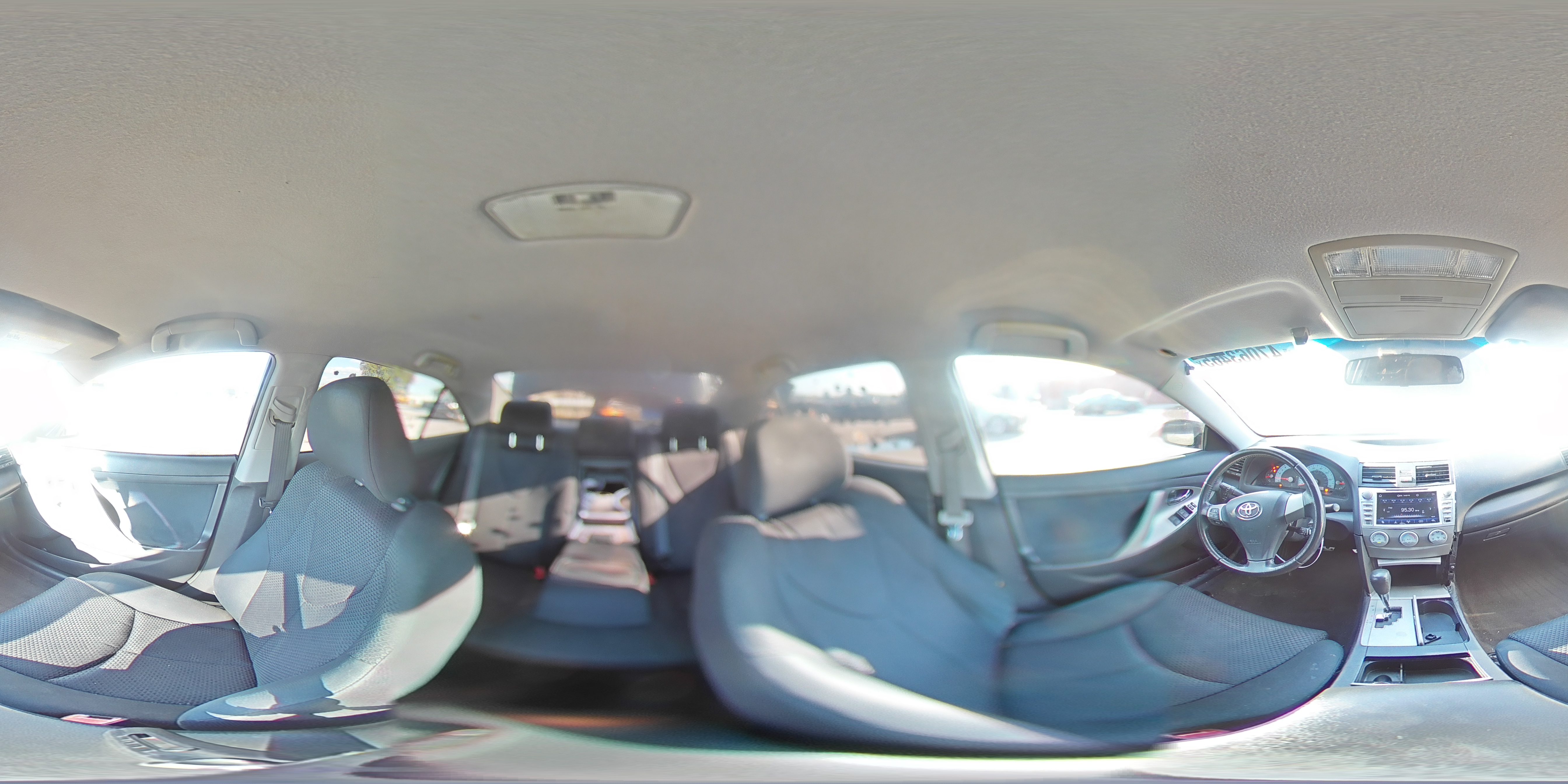 2010 Toyota Camry - Image 13