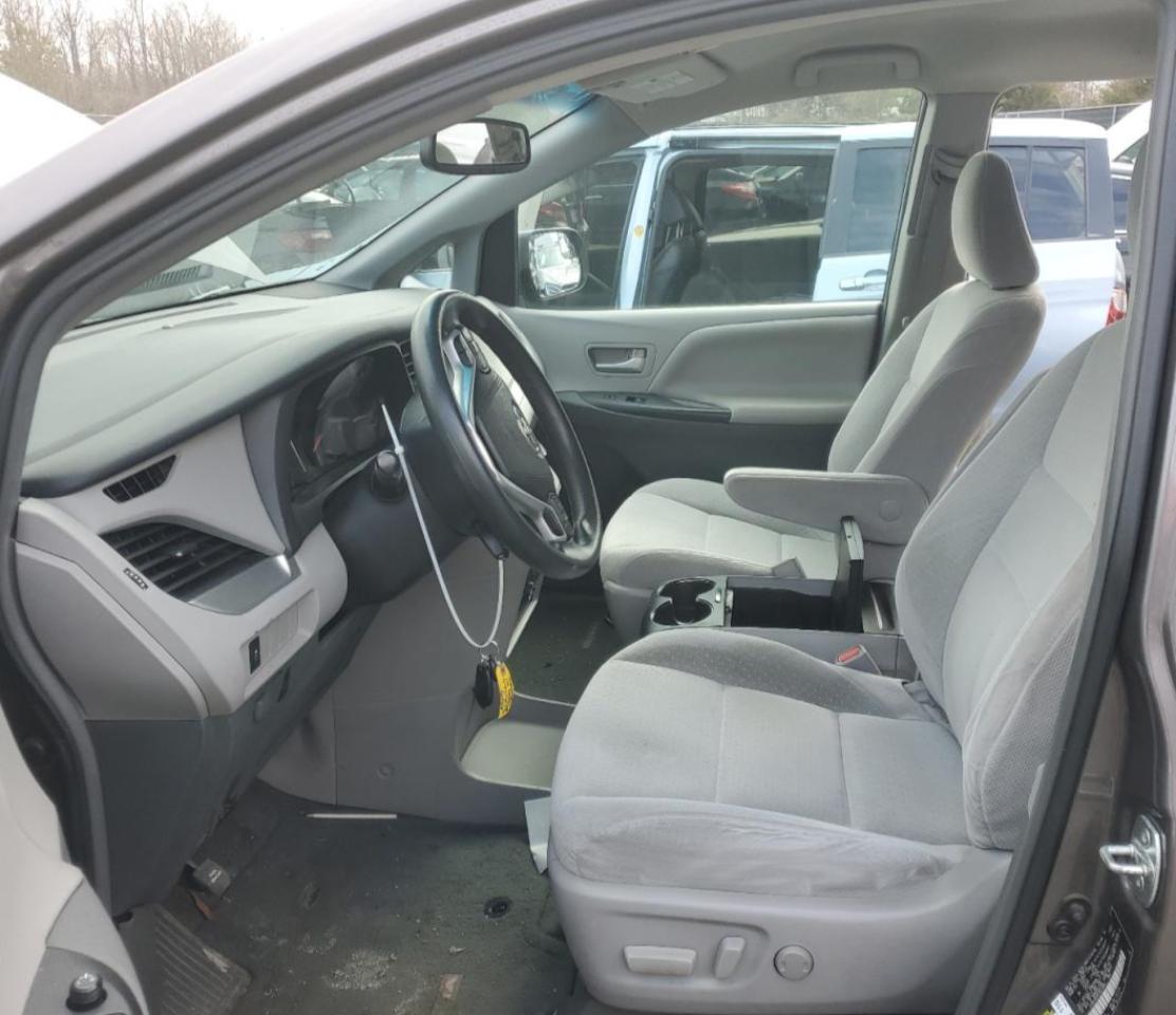2015 Toyota Sienna - Image 7
