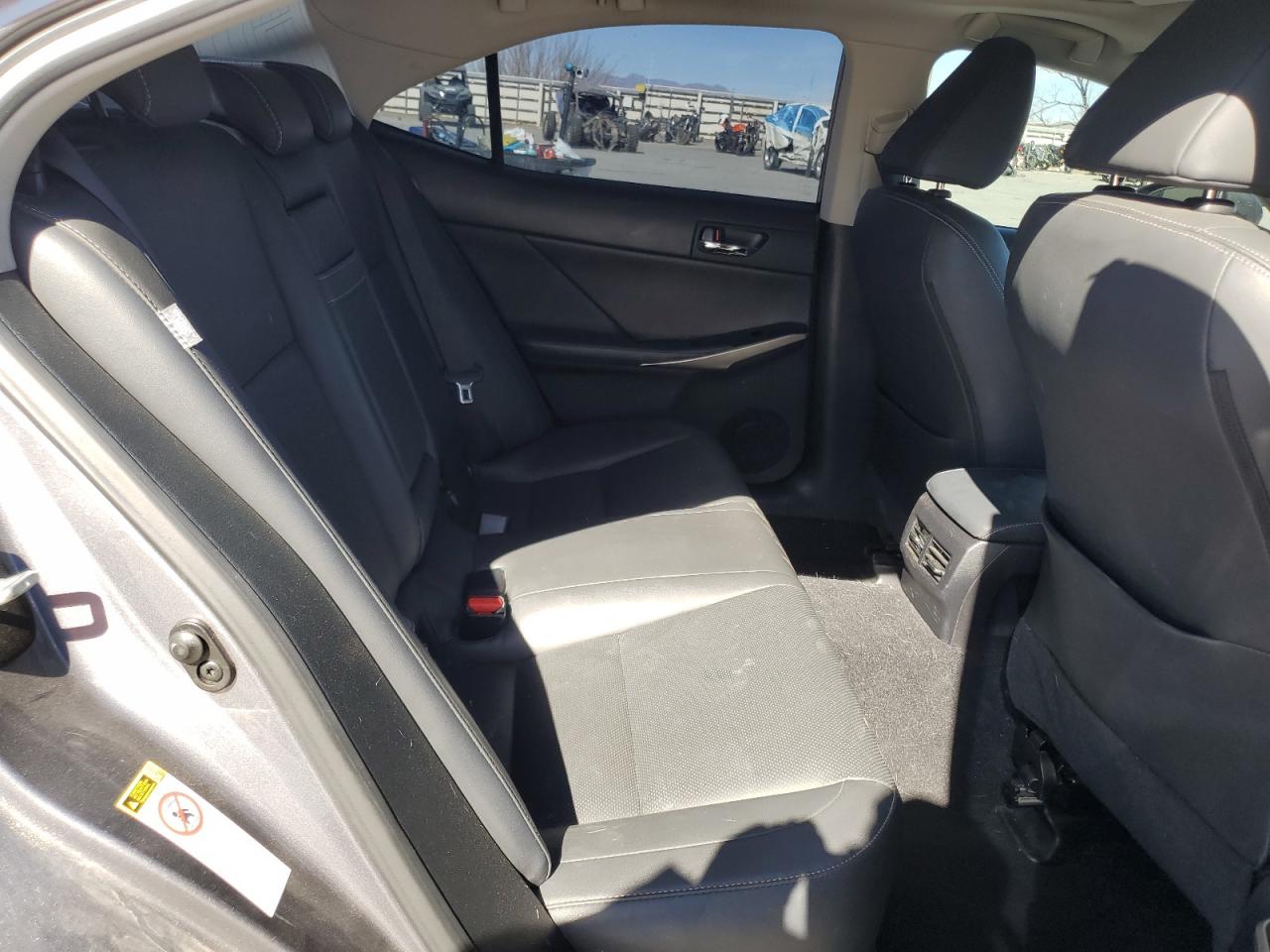 2015 Lexus IS - Image 10