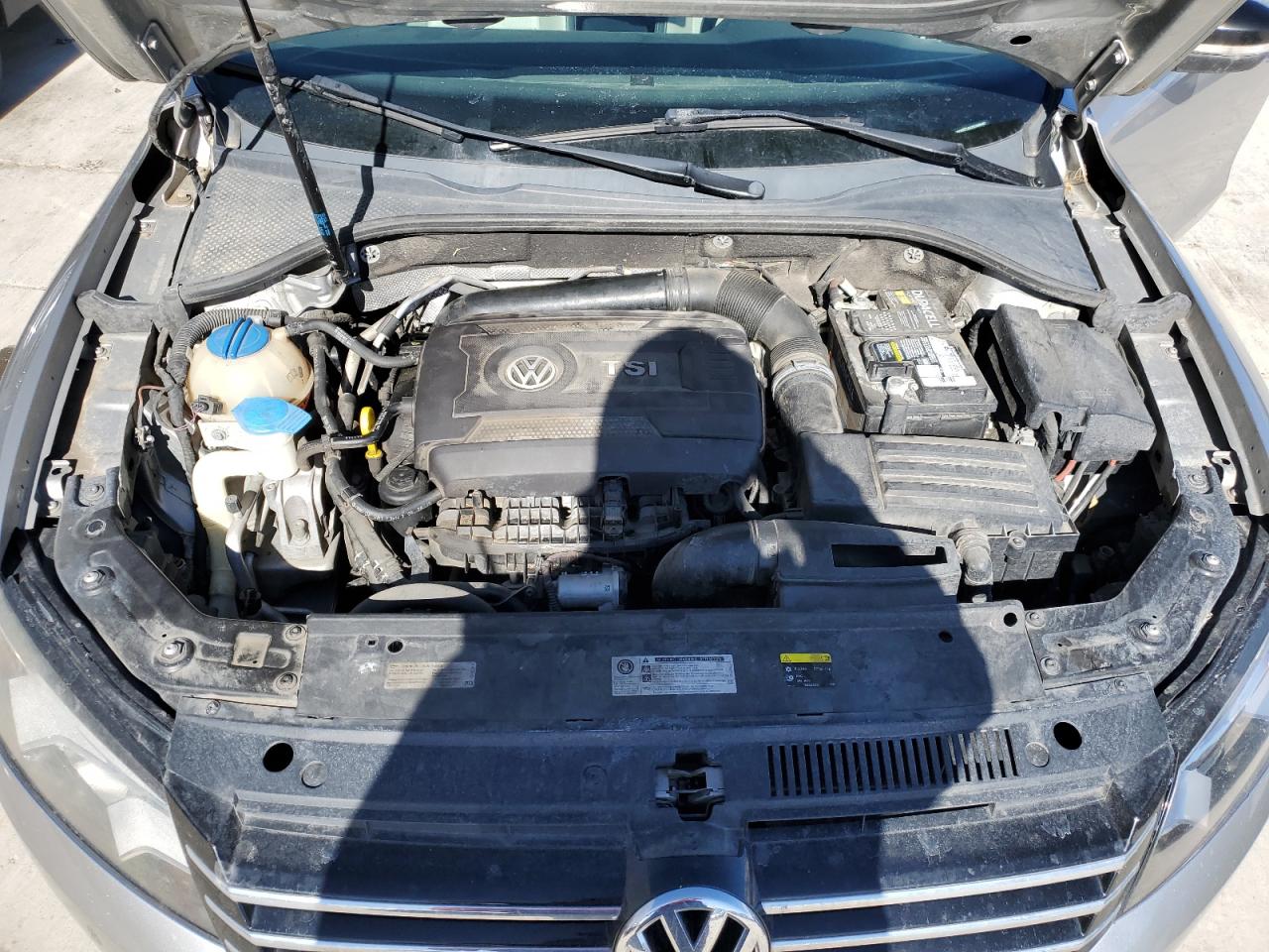 2014 Volkswagen Passat - Image 11