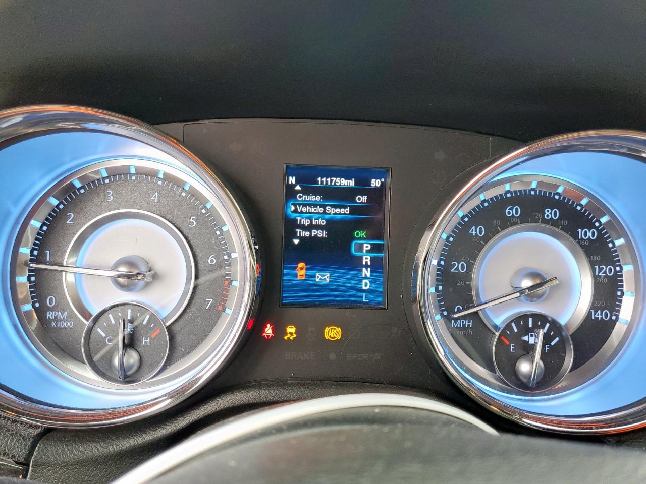 2014 Chrysler 300 - Image 9