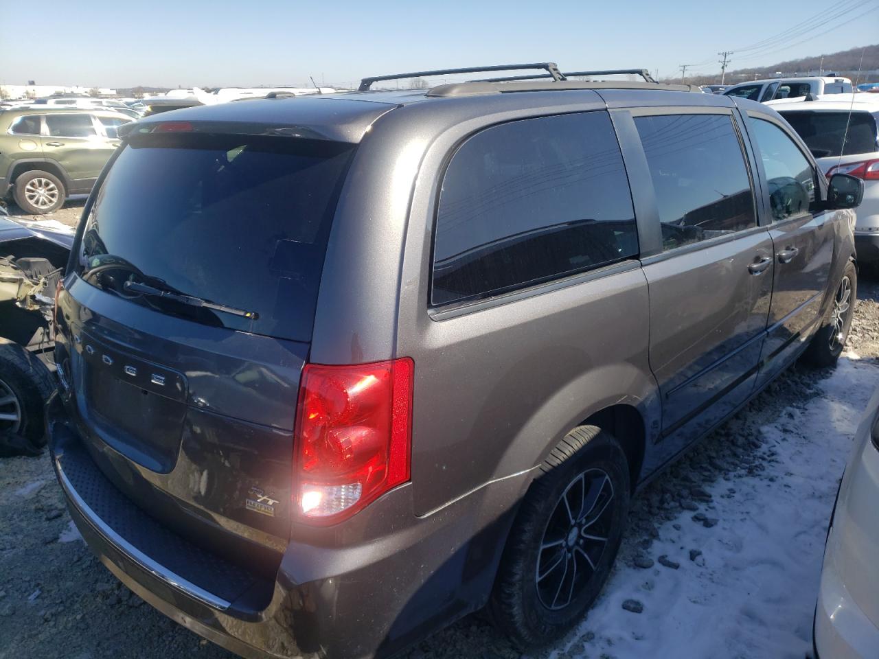 2016 Dodge Caravan - Image 3