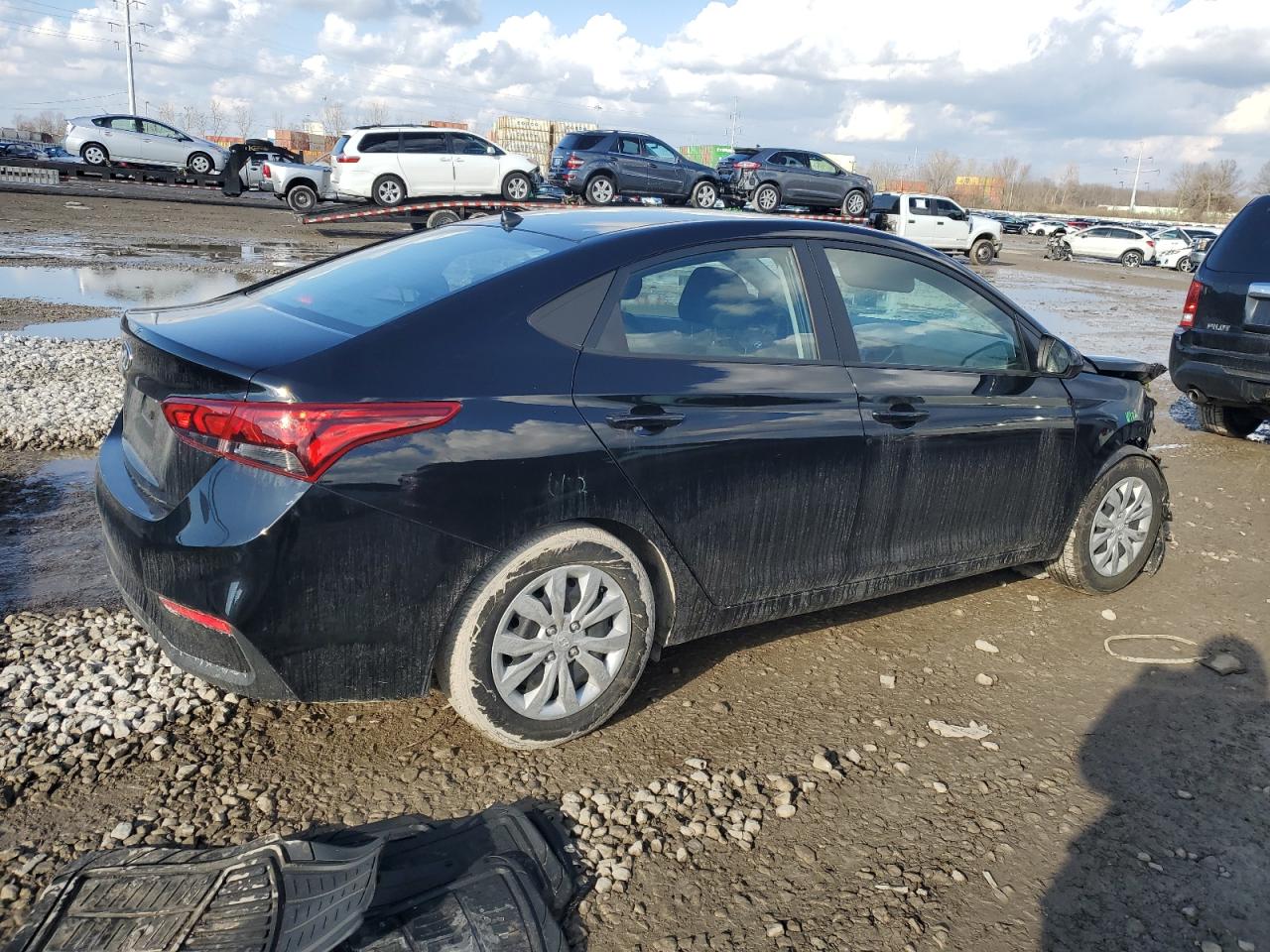 2022 Hyundai Accent - Image 3