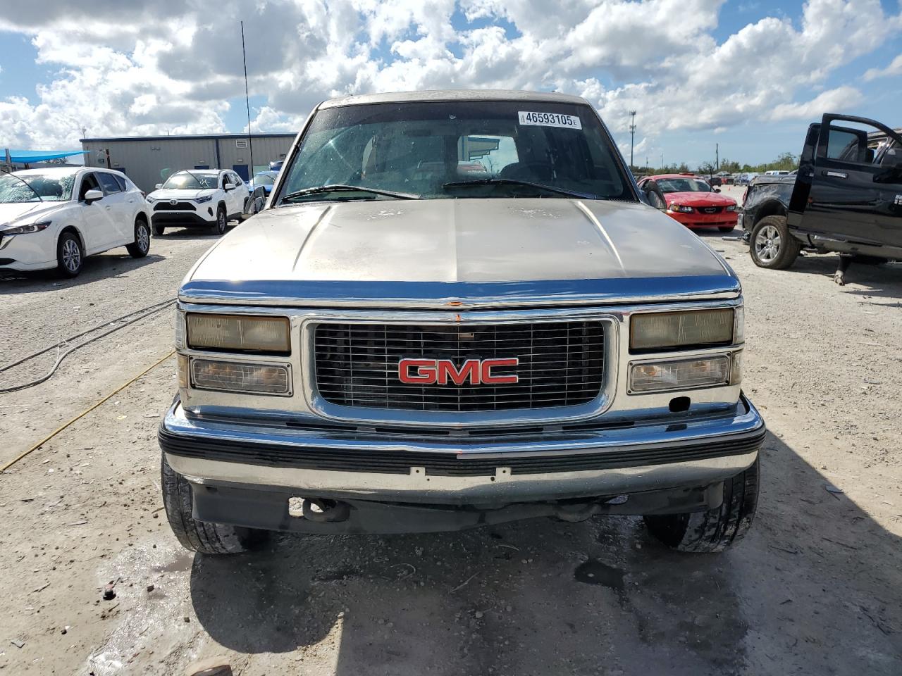1999 GMC Suburban - Image 5