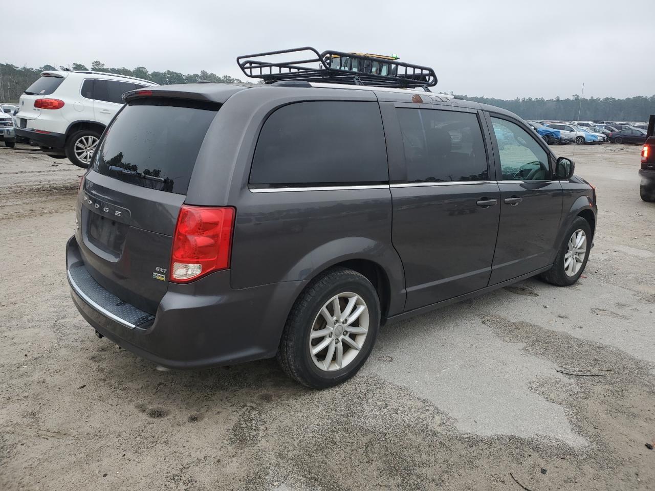 2019 Dodge Caravan - Image 3