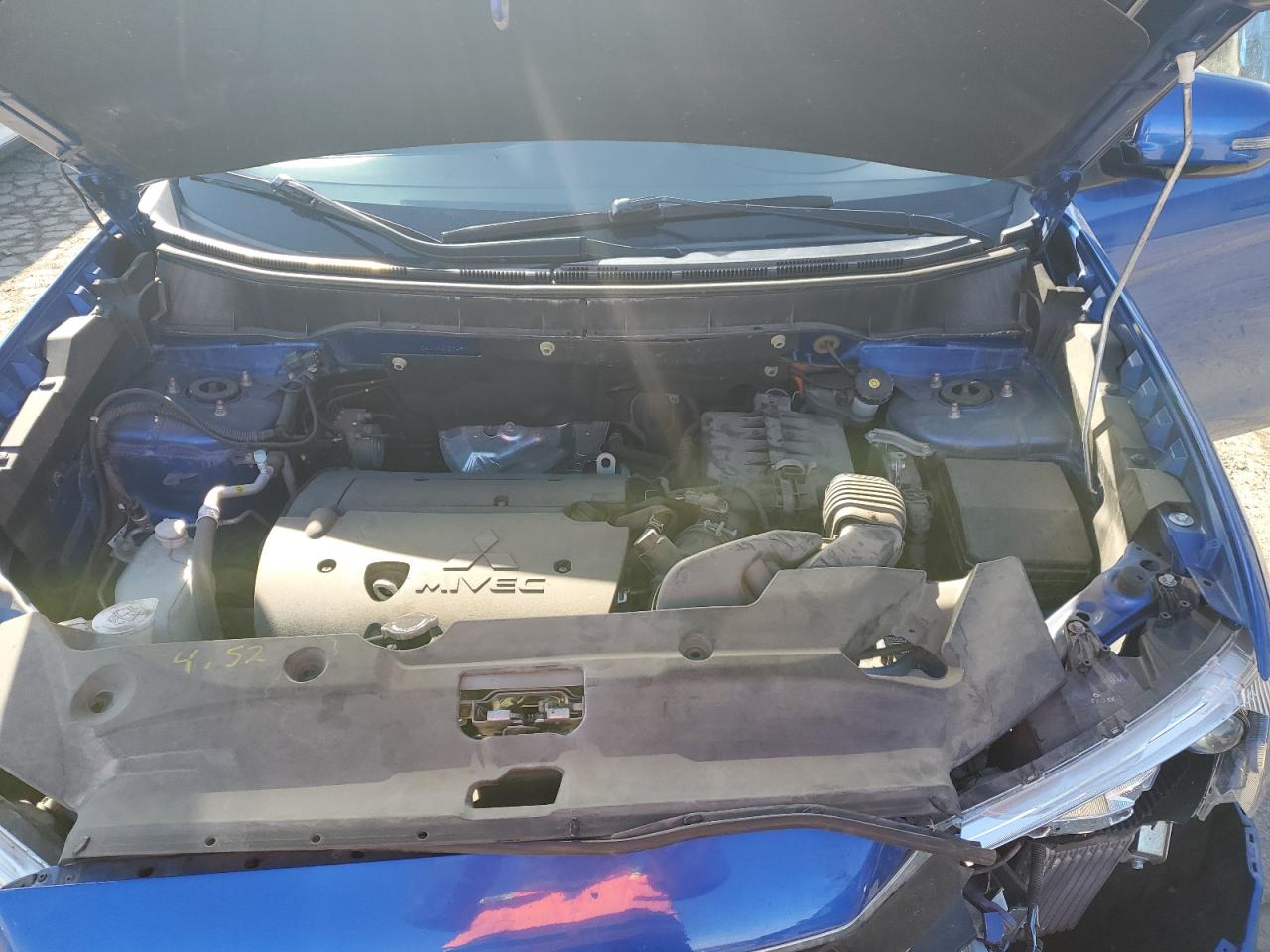 2016 Mitsubishi Outlander - Image 12