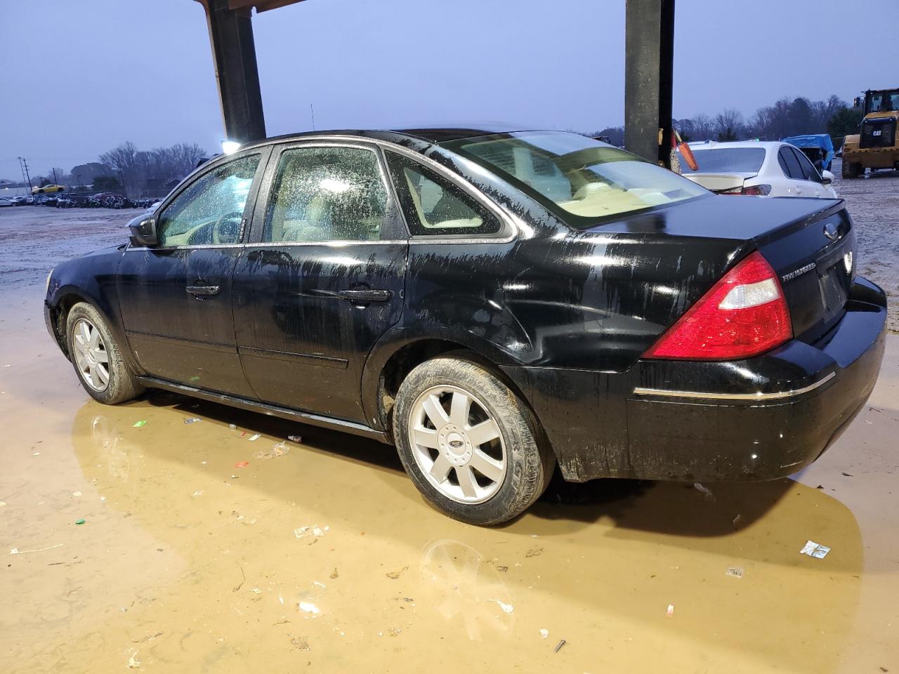 2005 Ford Five Hundred - Image 2