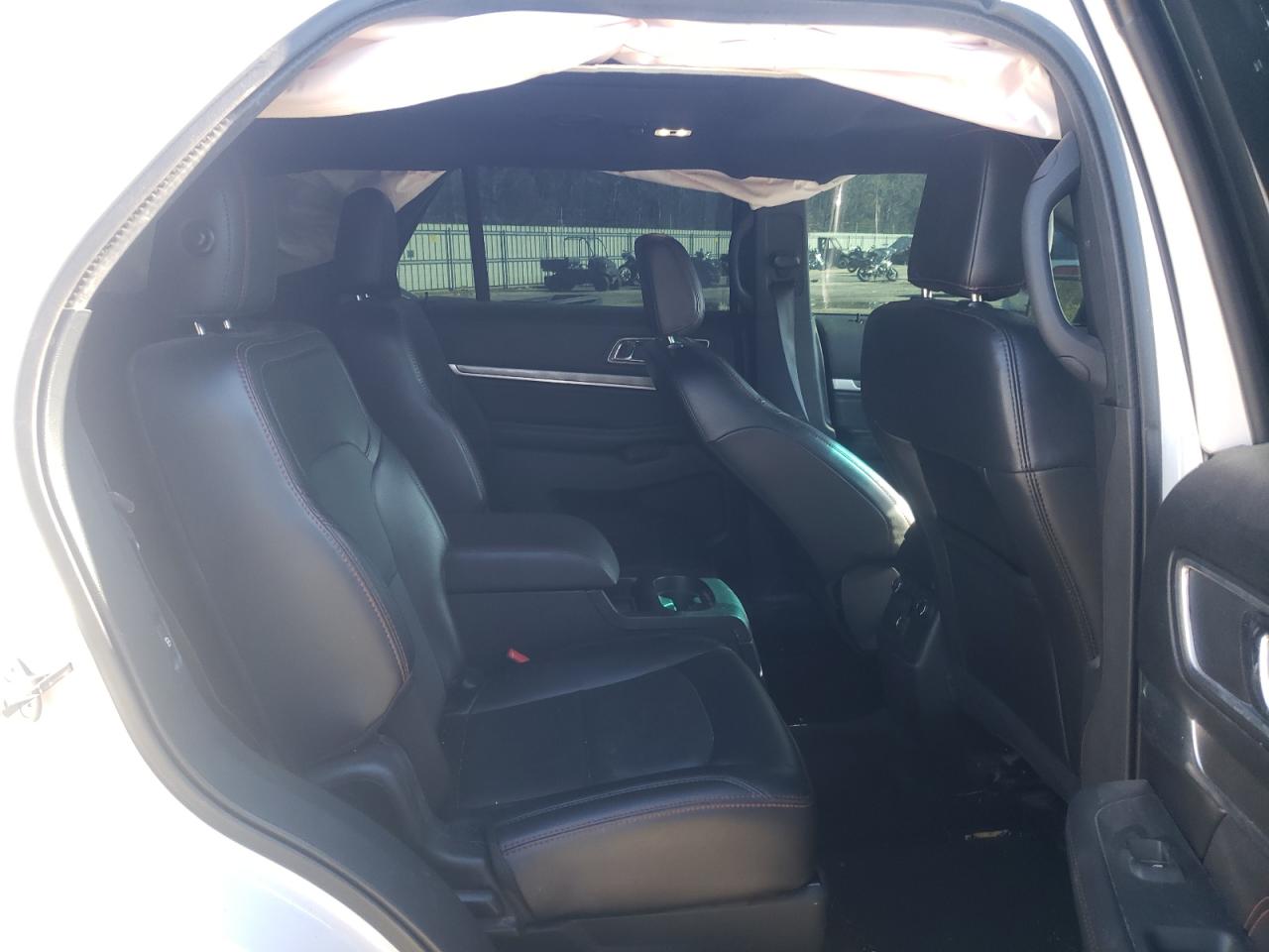 2018 Ford Explorer - Image 11
