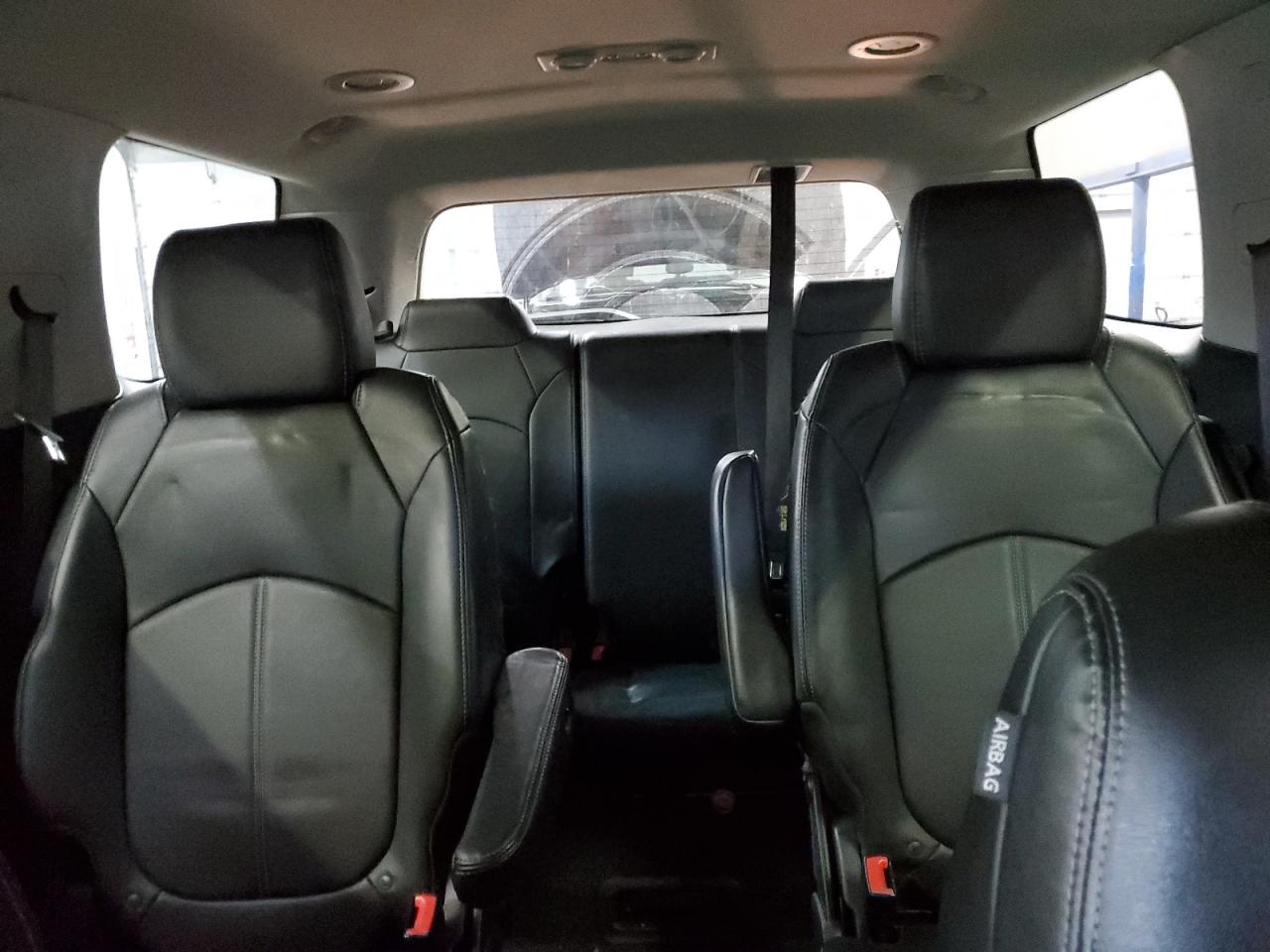 2017 GMC Acadia - Image 10