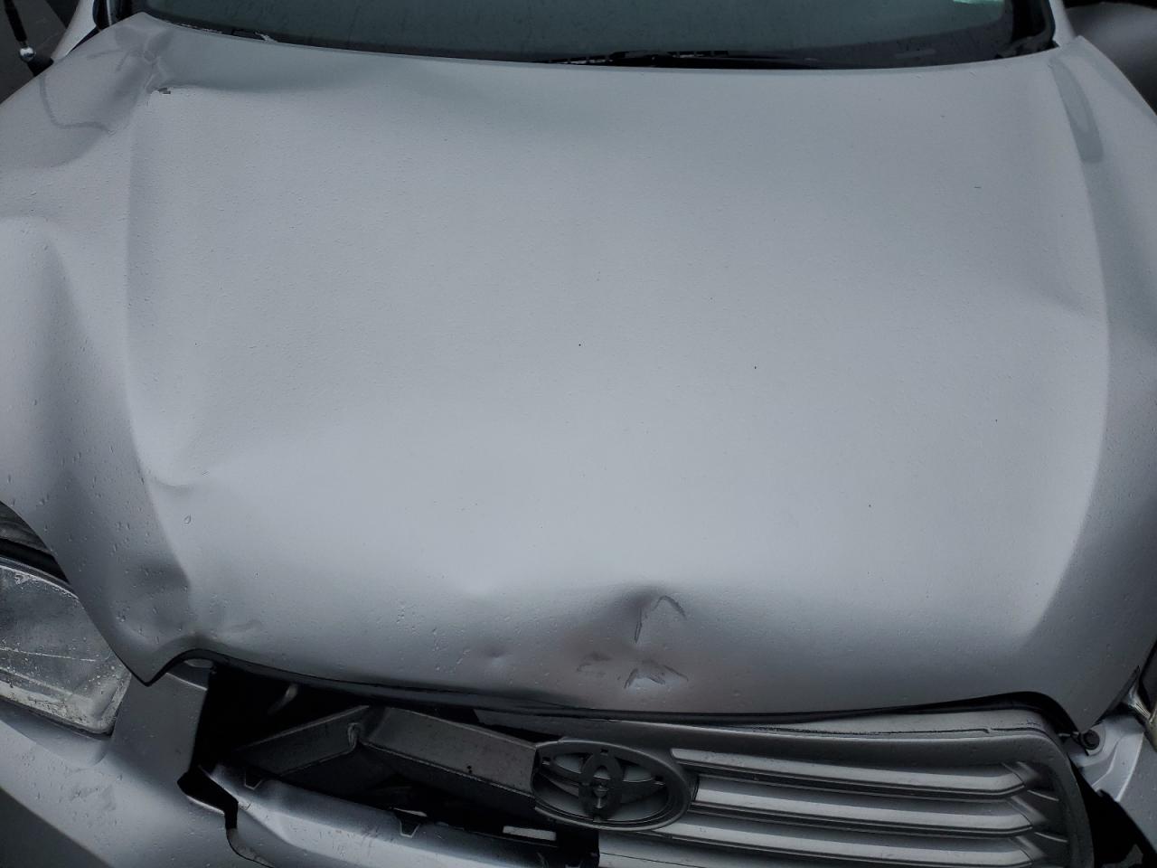 2010 Toyota Highlander - Image 12