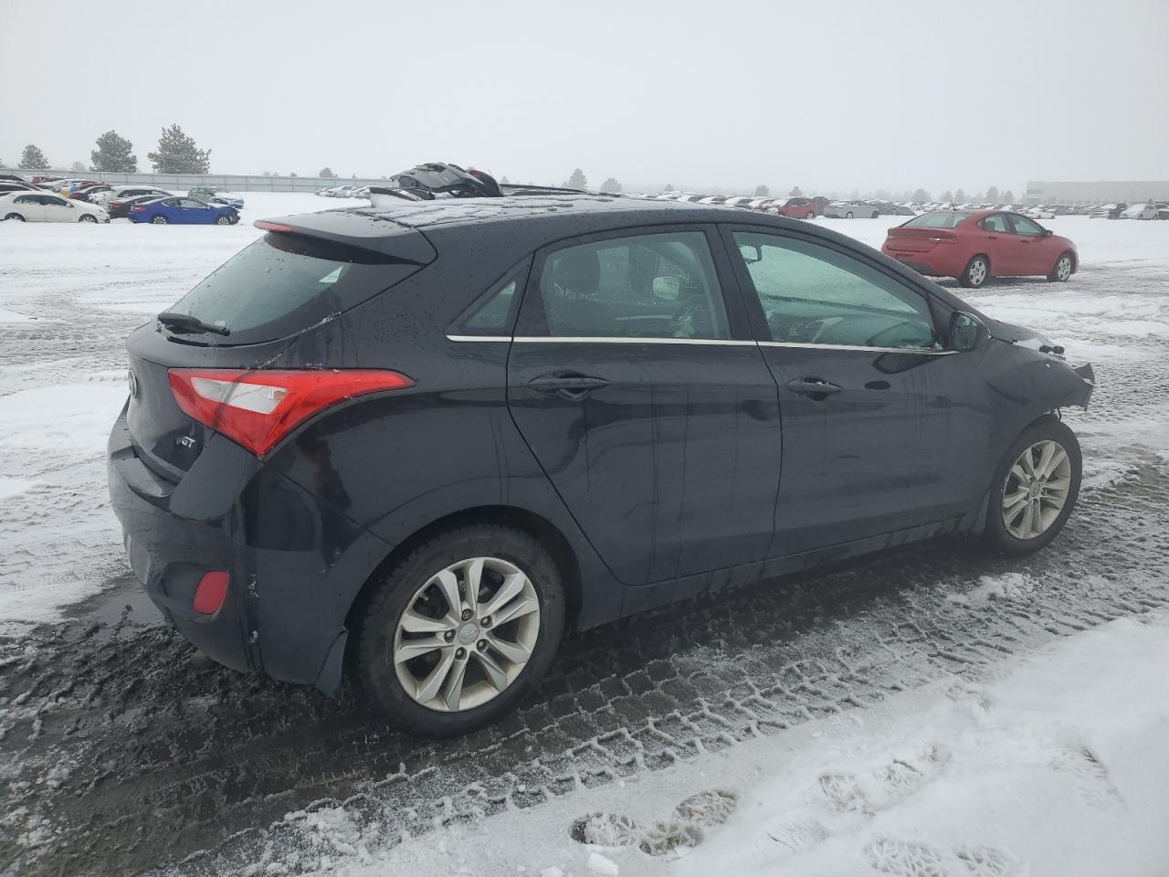 2013 Hyundai Elantra - Image 3