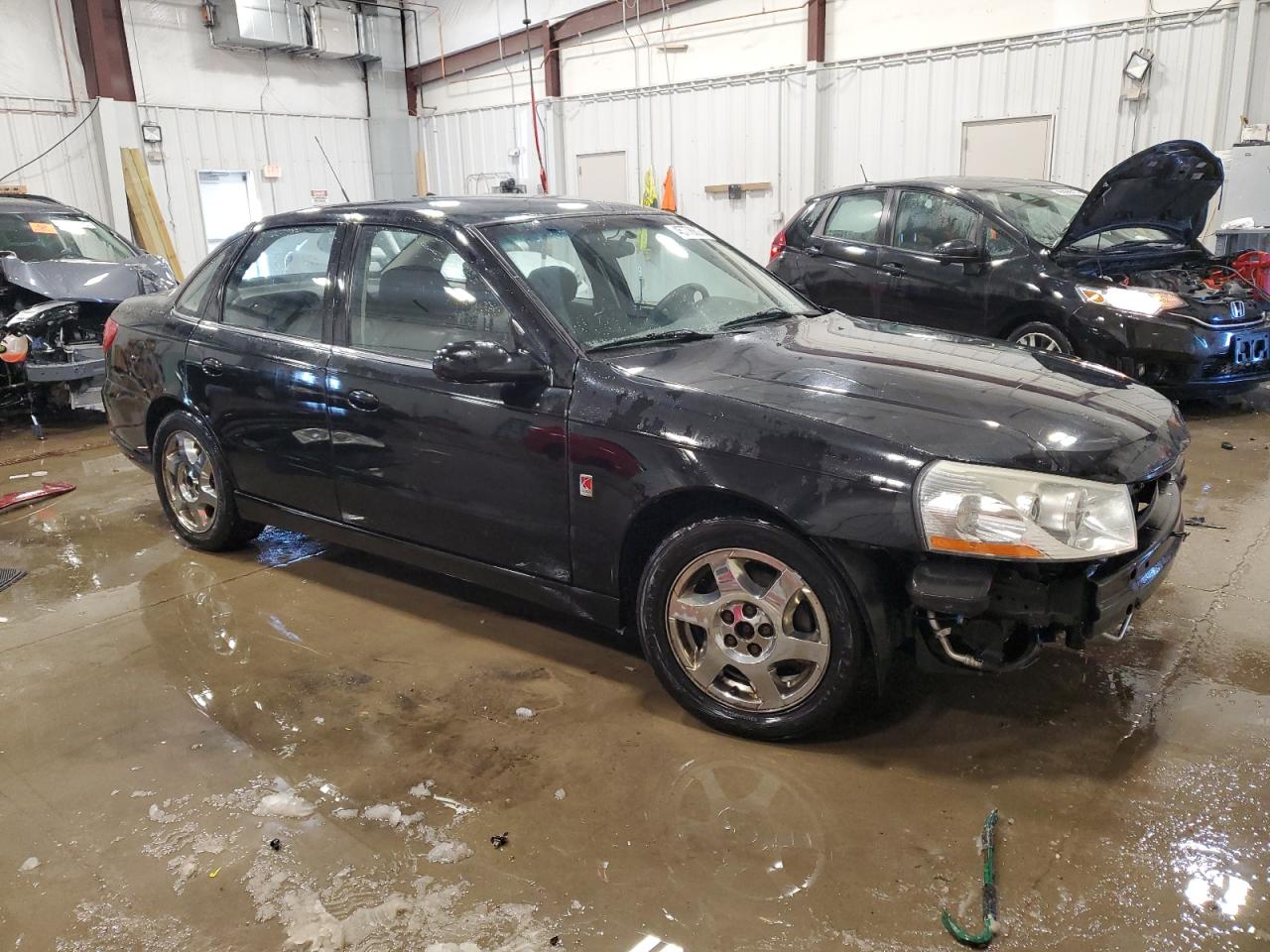 2005 Saturn LW - Image 4