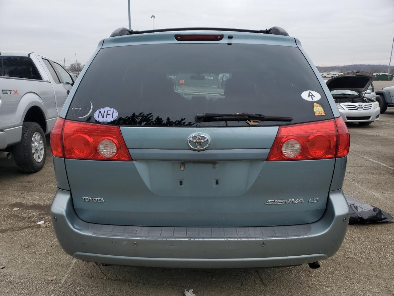 2009 Toyota Sienna - Image 6