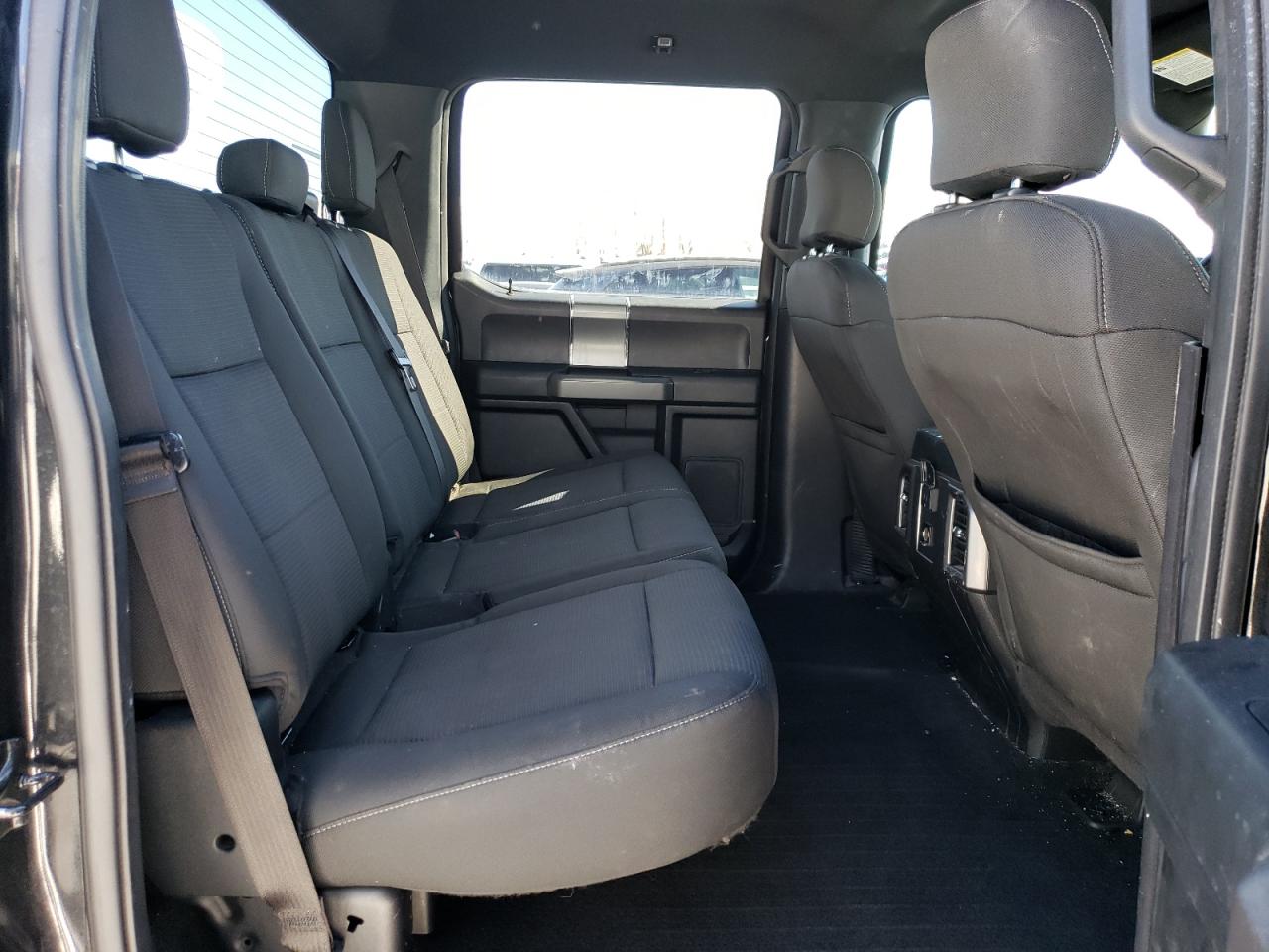 2015 Ford F-150 - Image 10
