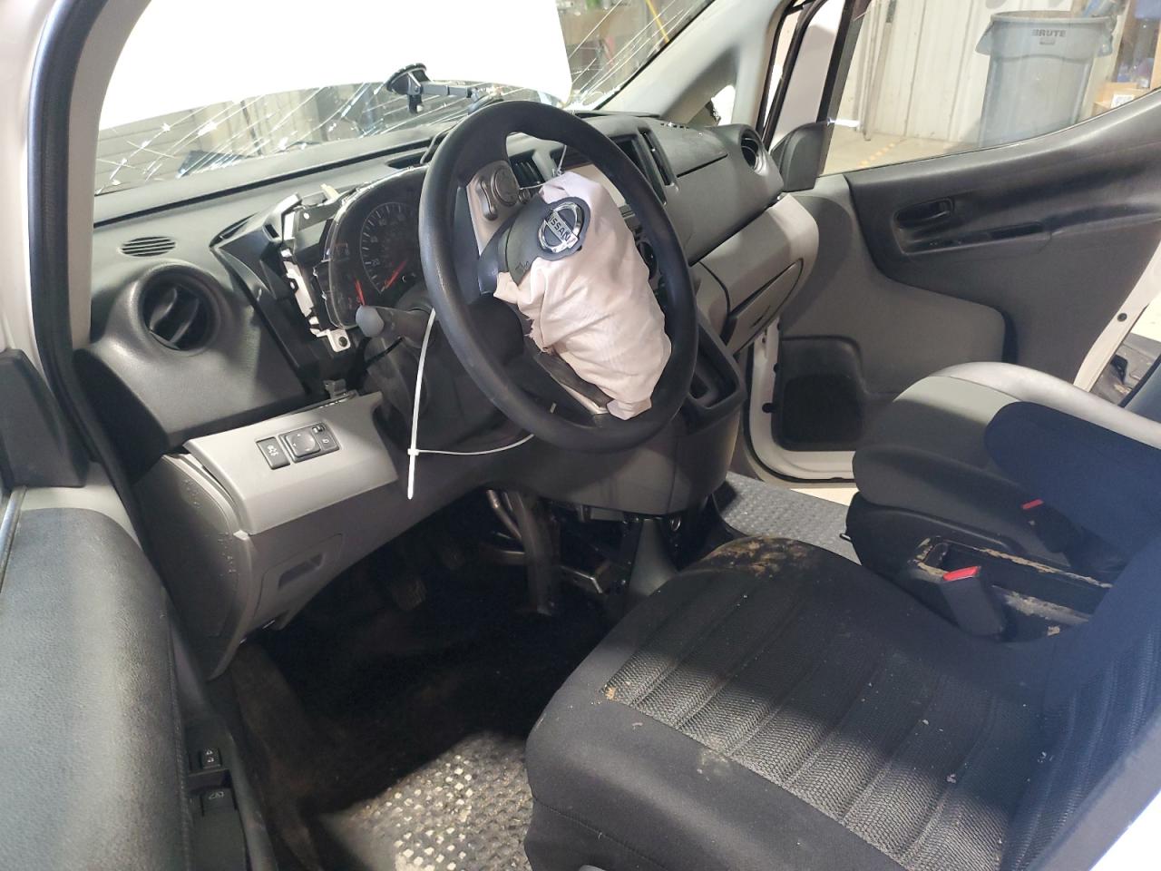 2015 Nissan NV - Image 8