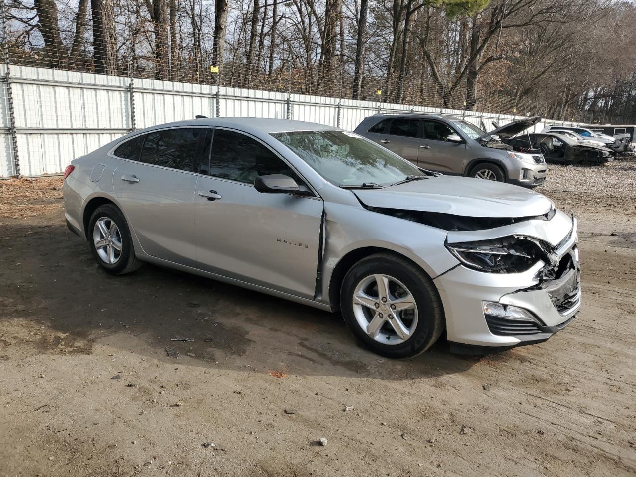 2020 Chevrolet Malibu - Image 4