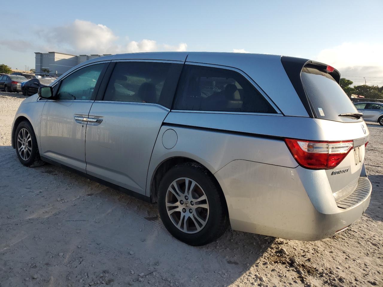 2012 Honda Odyssey - Image 2