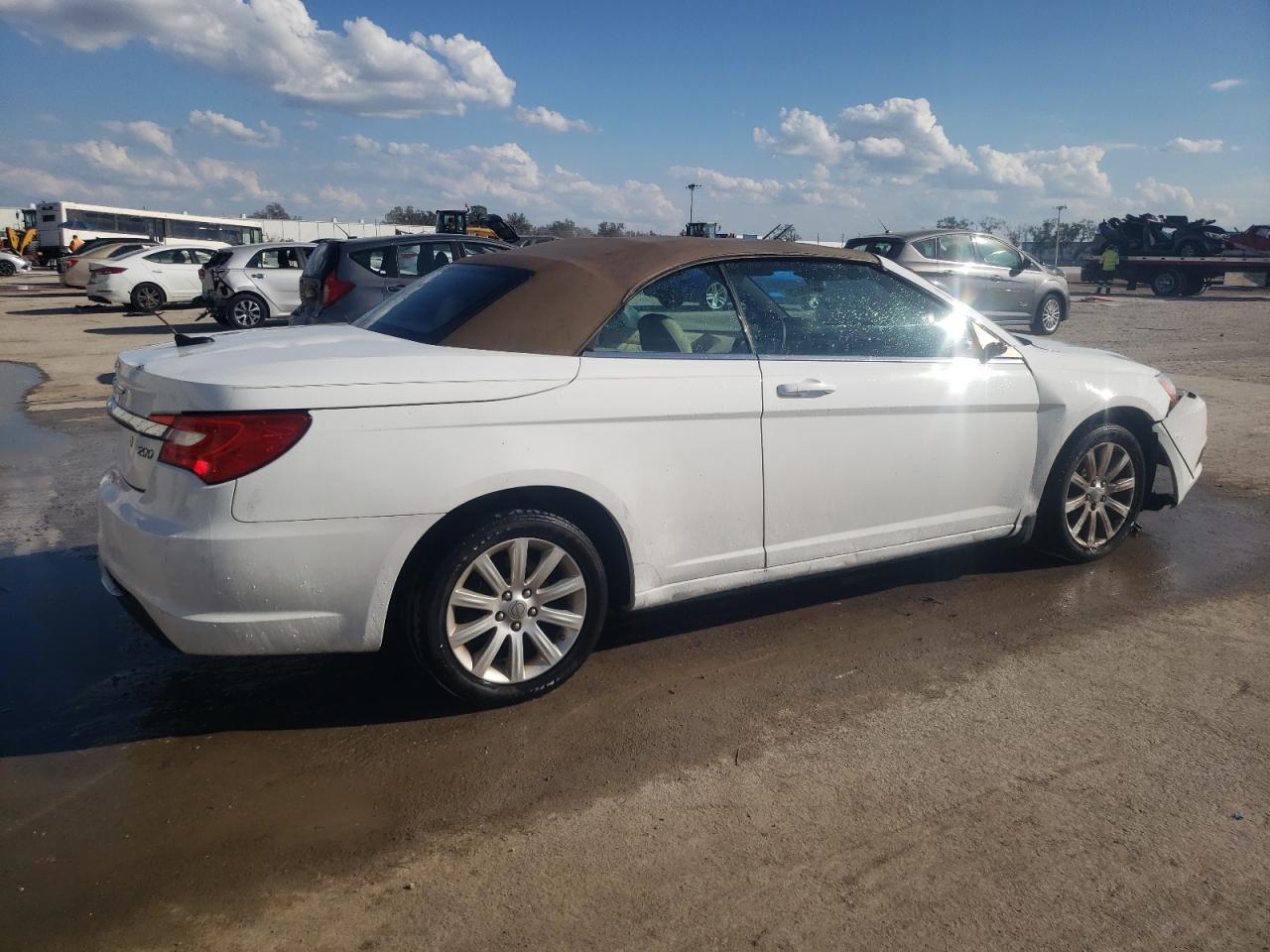 2011 Chrysler 200 - Image 3