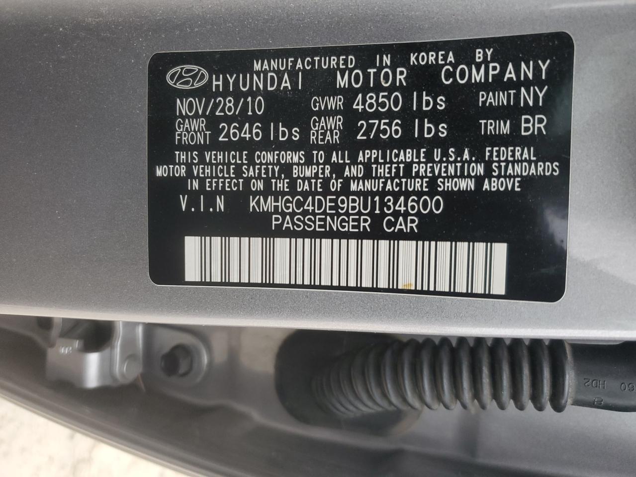 2011 Hyundai Genesis - Image 12