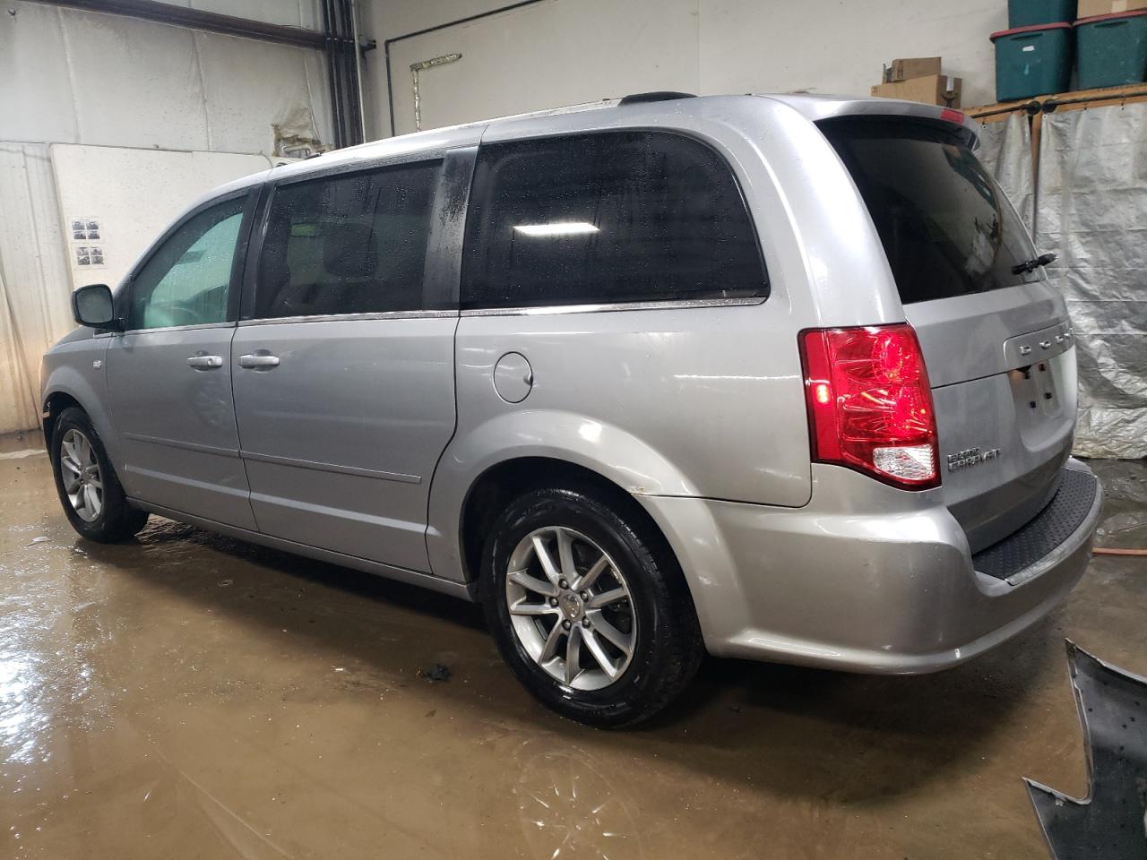 2014 Dodge Caravan - Image 2