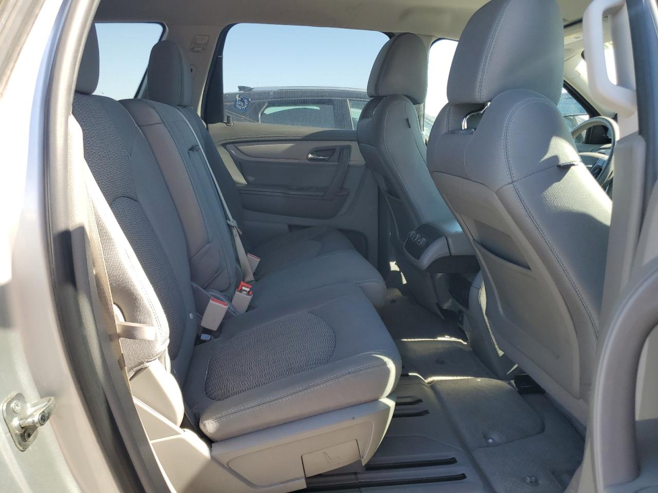 2017 Chevrolet Traverse - Image 11