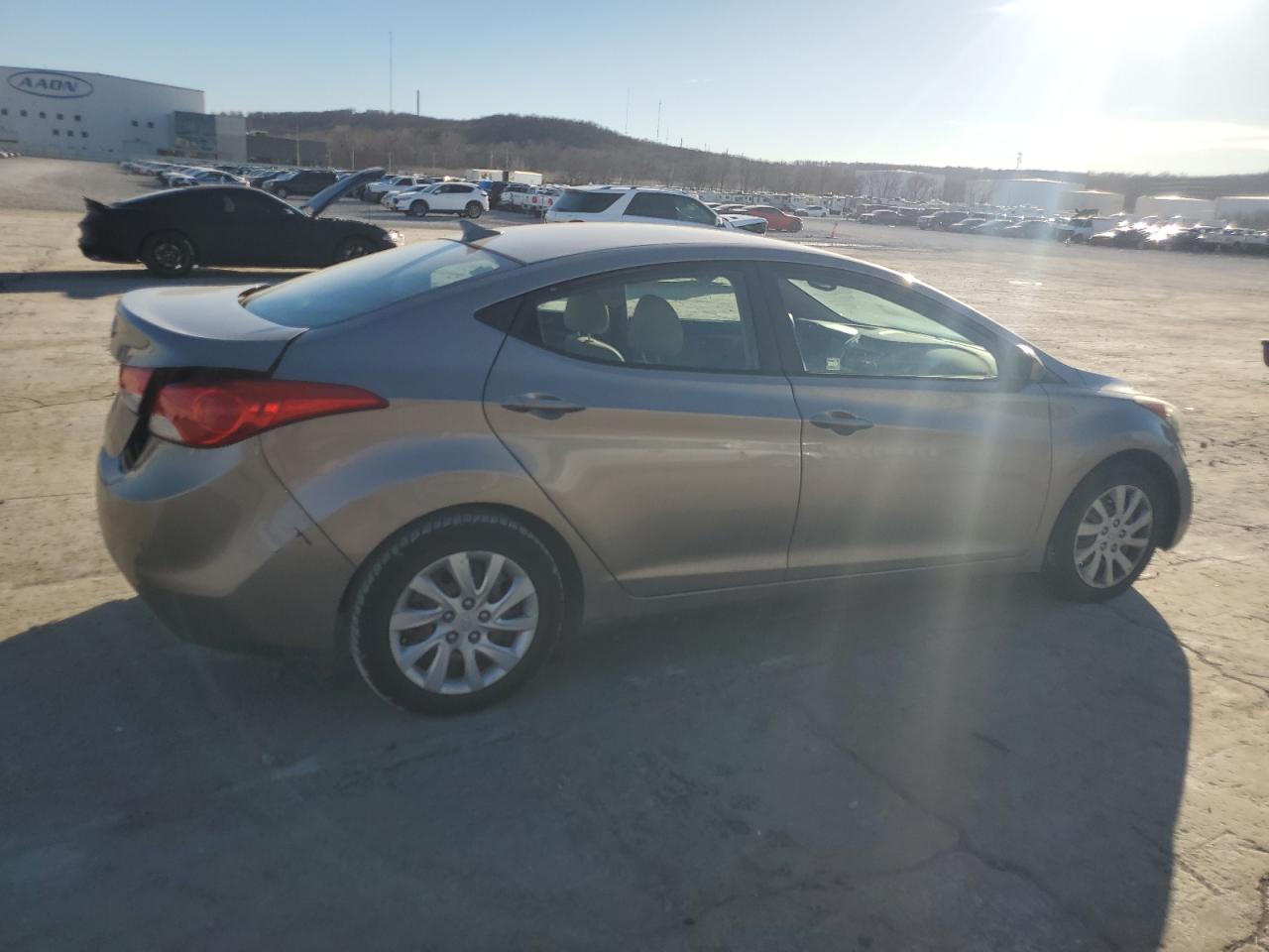 2012 Hyundai Elantra - Image 3