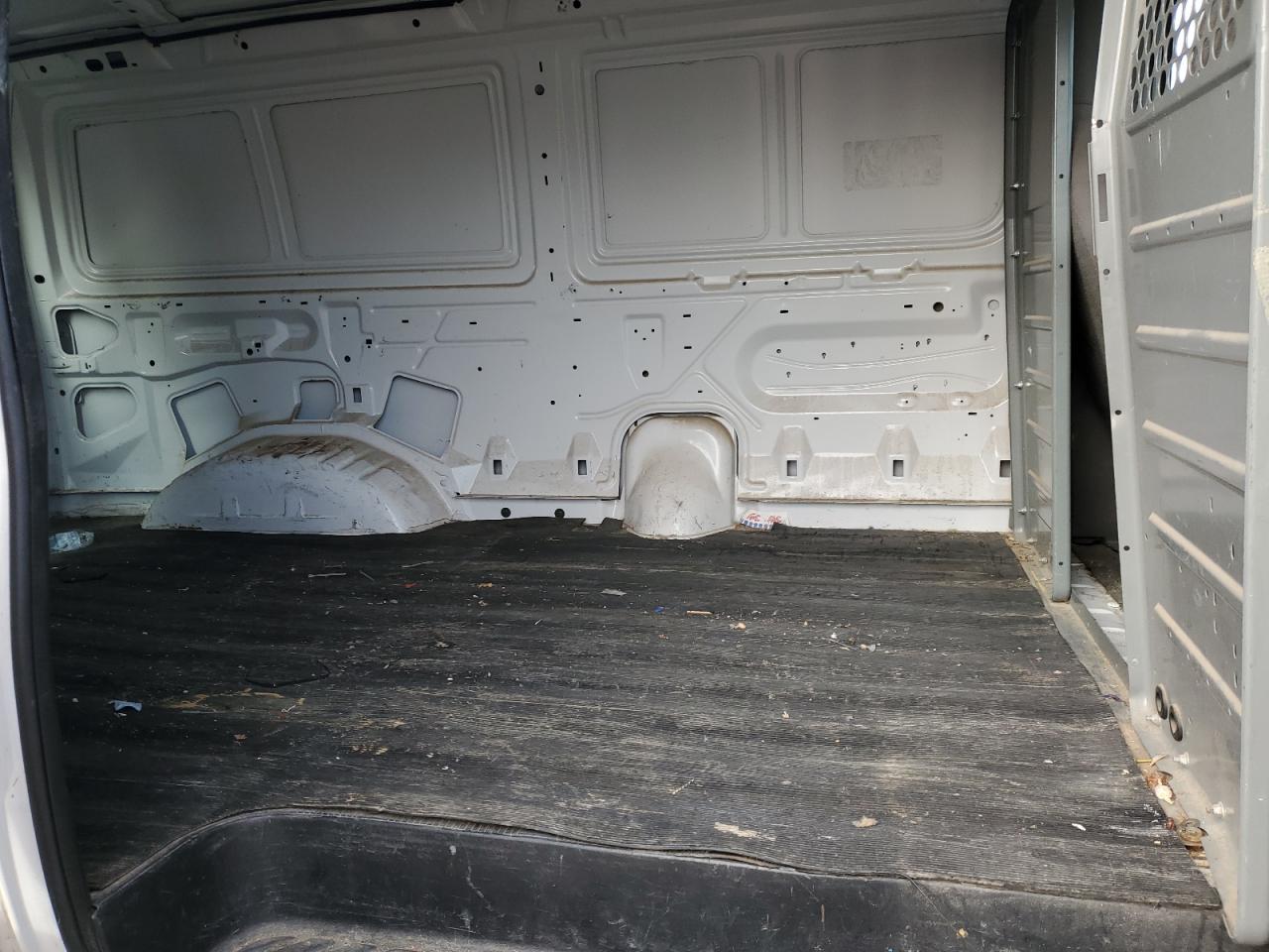 2013 Ford Econoline - Image 10