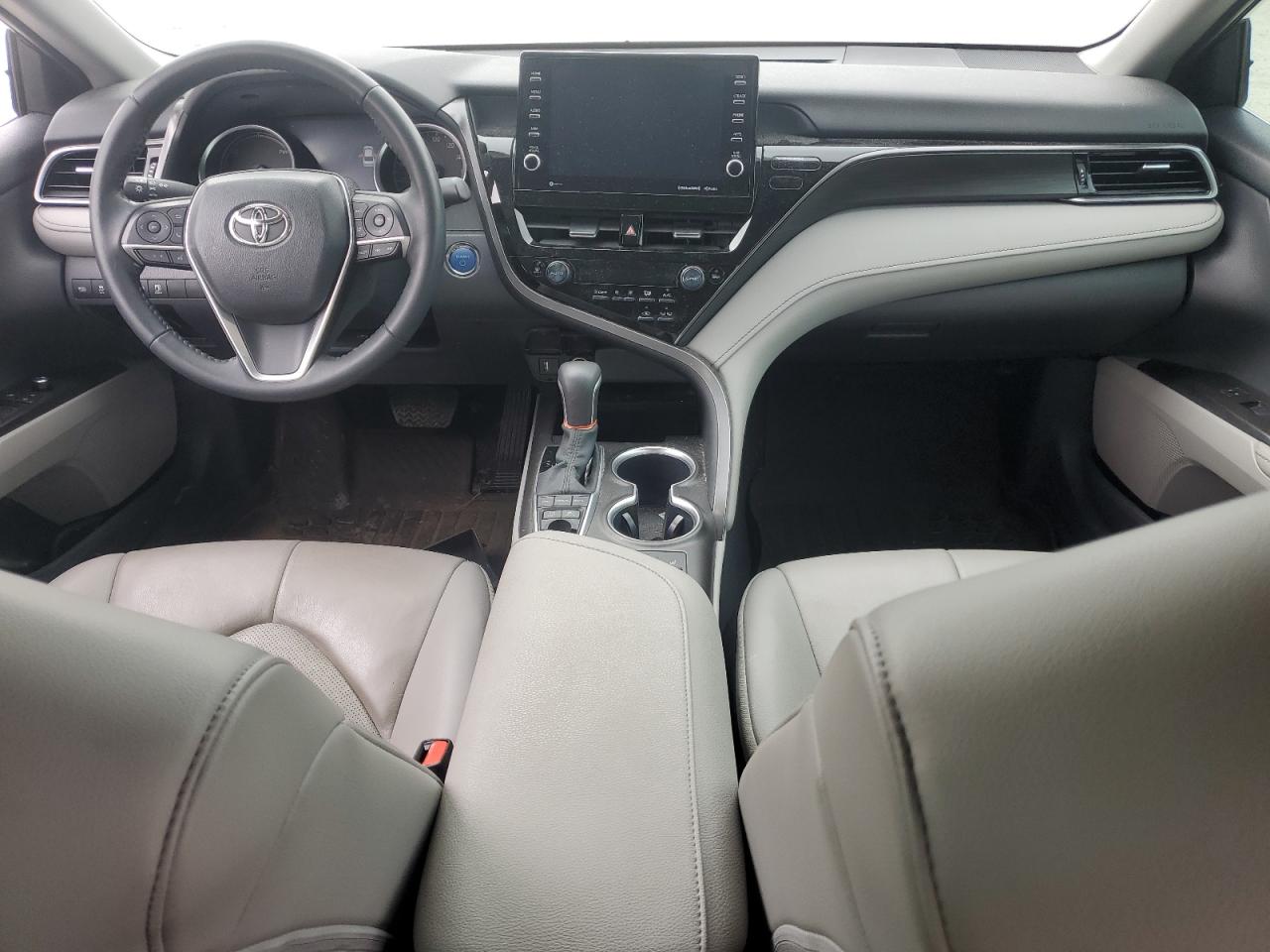 2022 Toyota Camry - Image 8