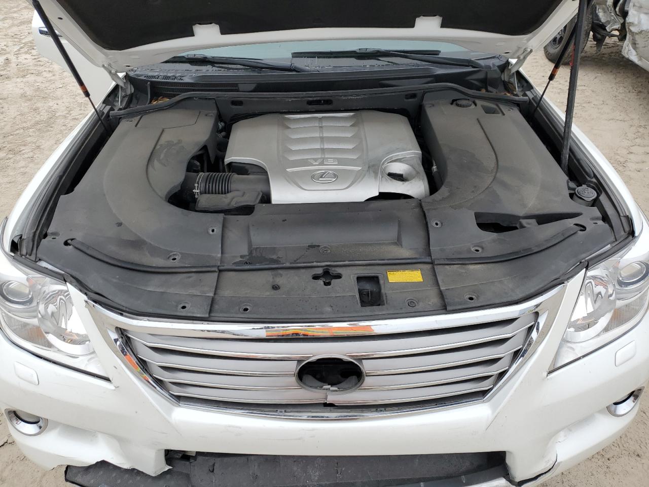 2011 Lexus LX - Image 13