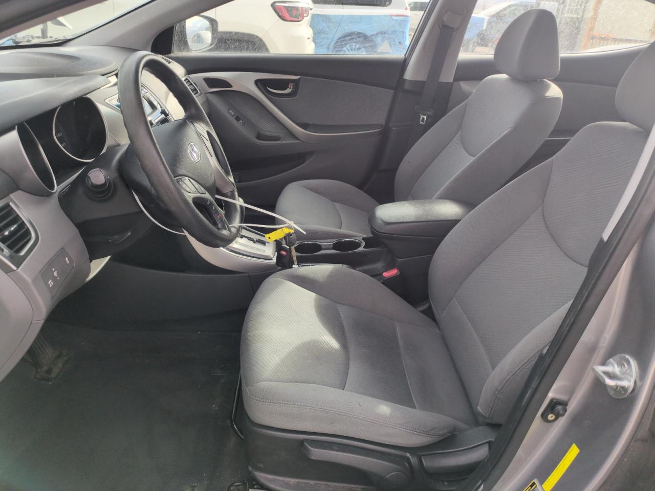 2013 Hyundai Elantra - Image 7
