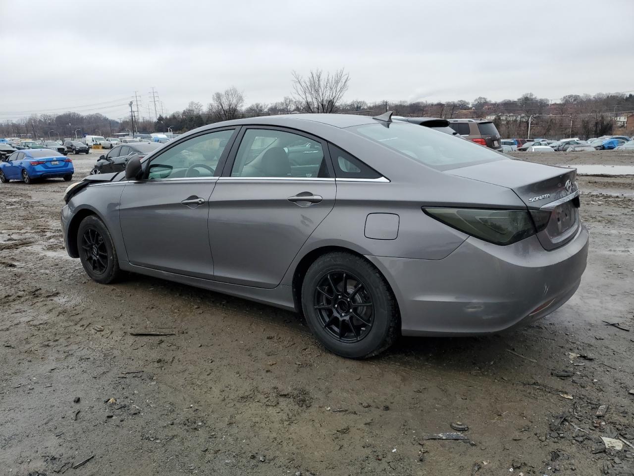 2011 Hyundai Sonata - Image 2