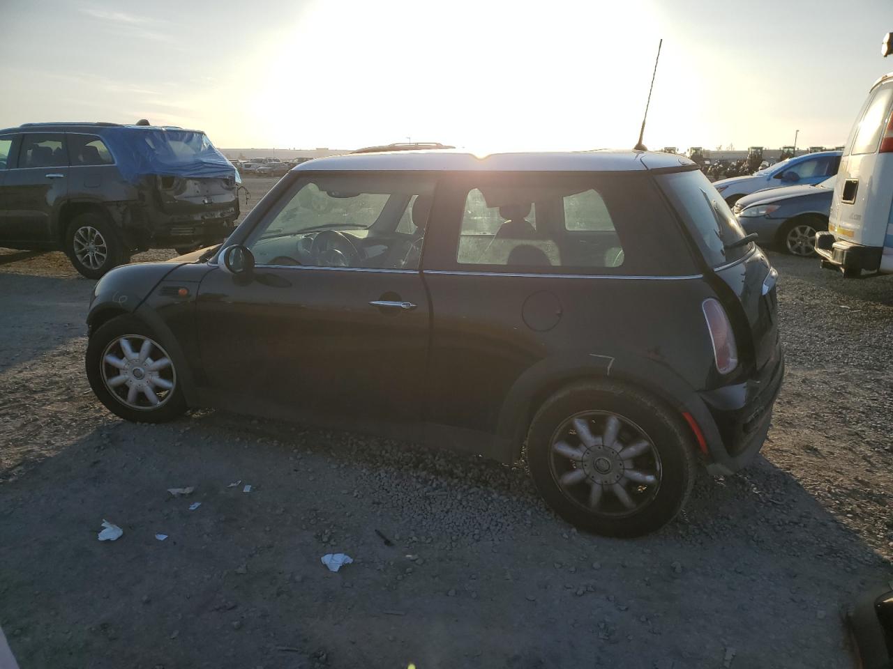 2004 MINI Cooper - Image 2