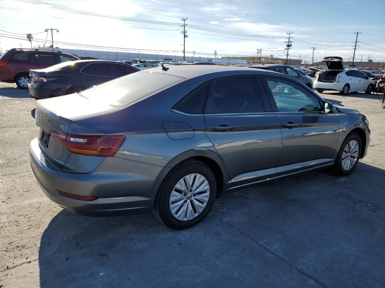 2019 Volkswagen Jetta - Image 3